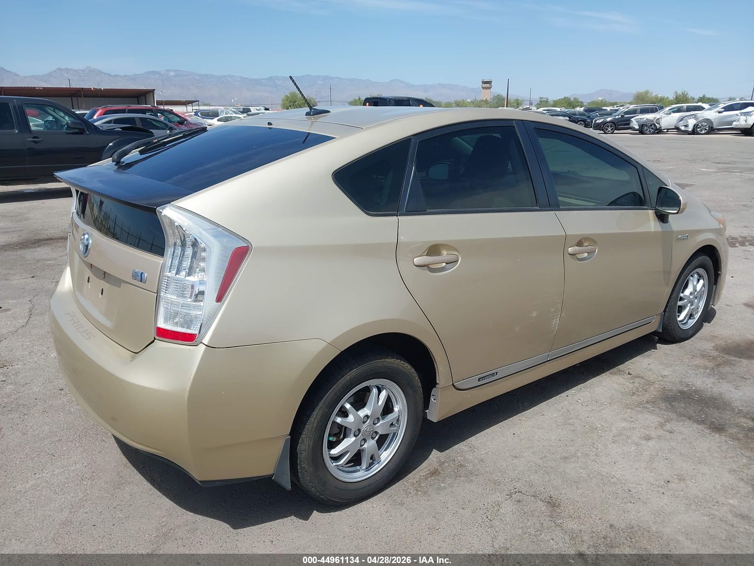 TOYOTA PRIUS image 4