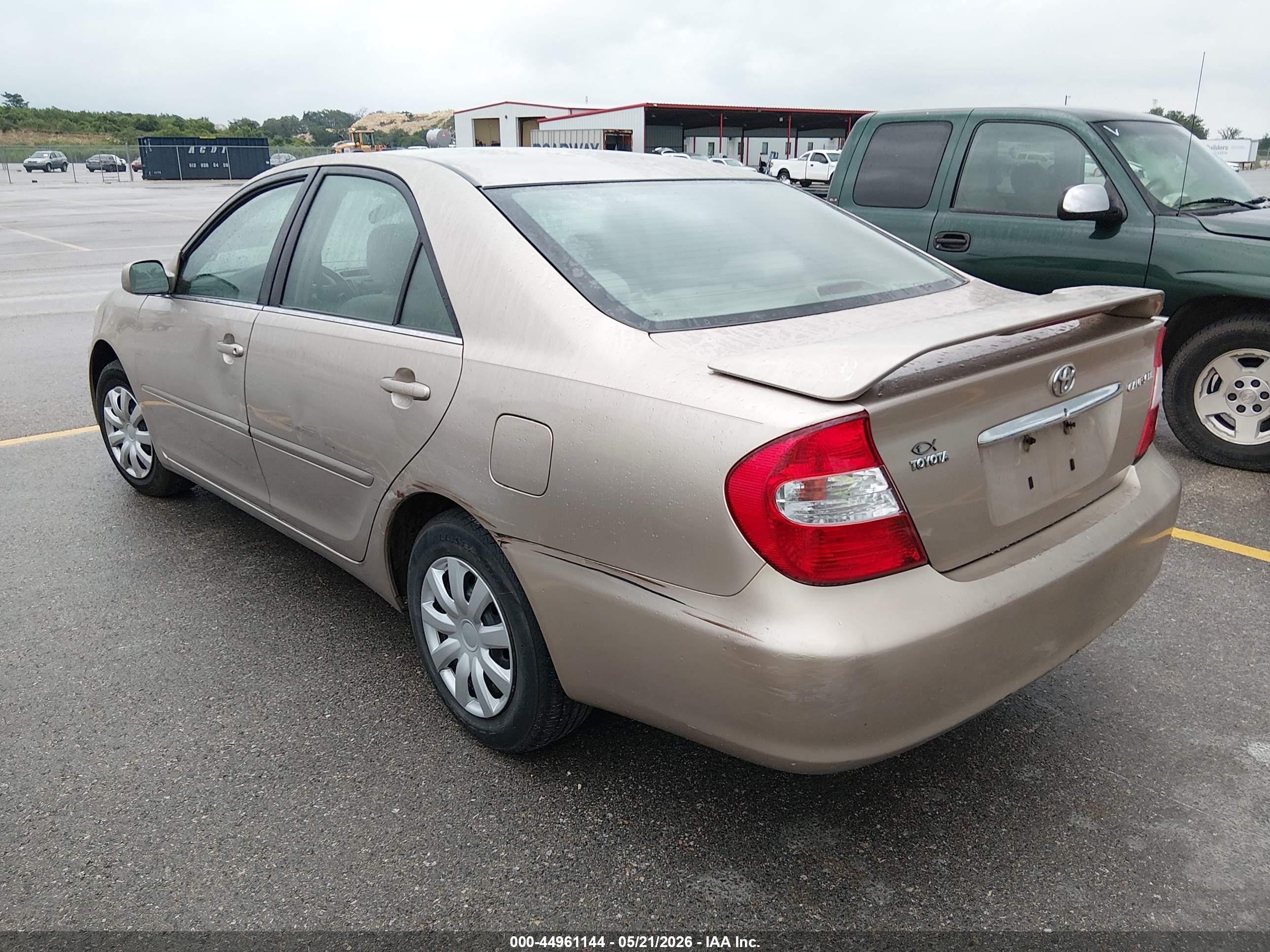 TOYOTA CAMRY image 3
