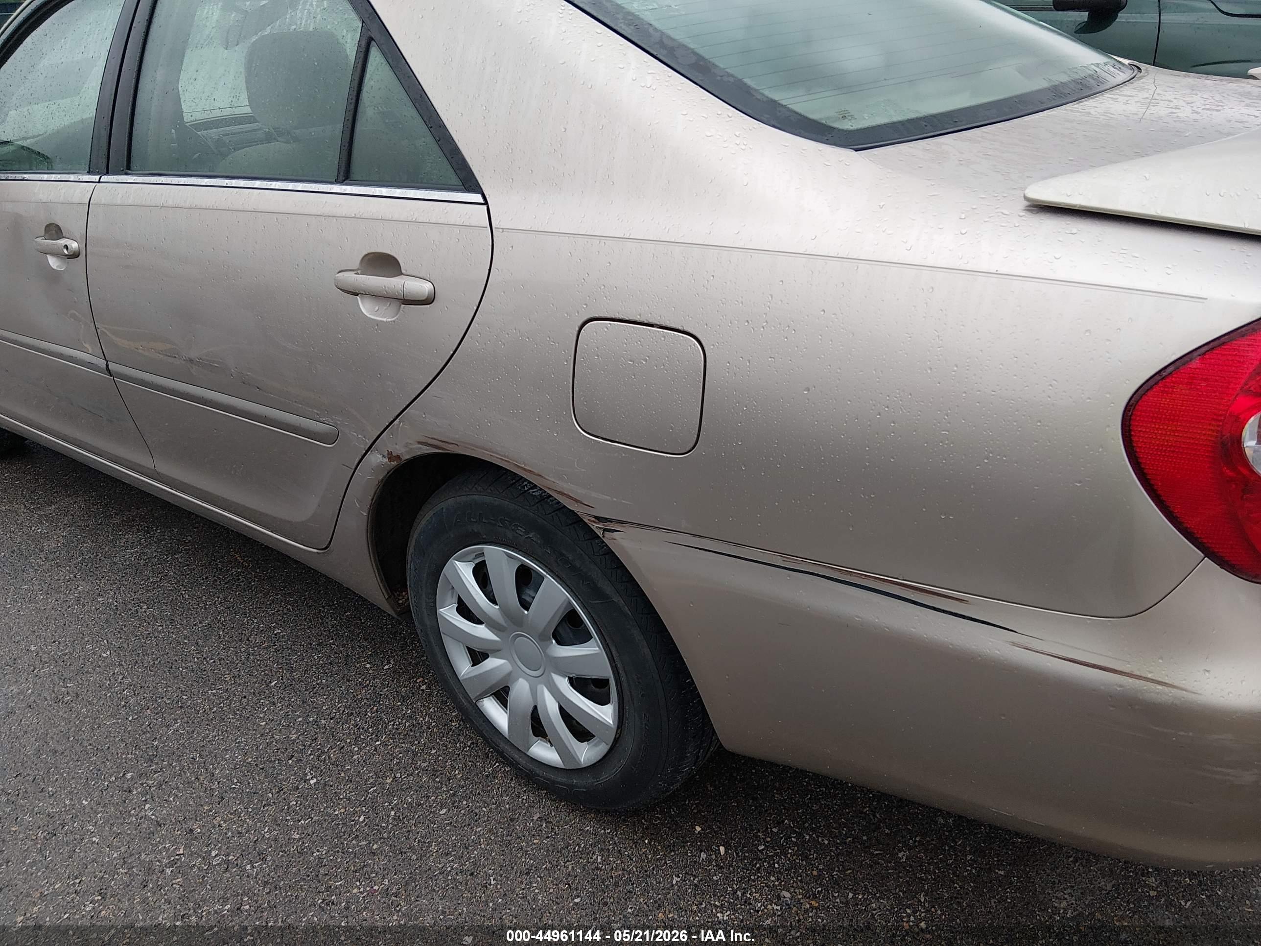 TOYOTA CAMRY image 6