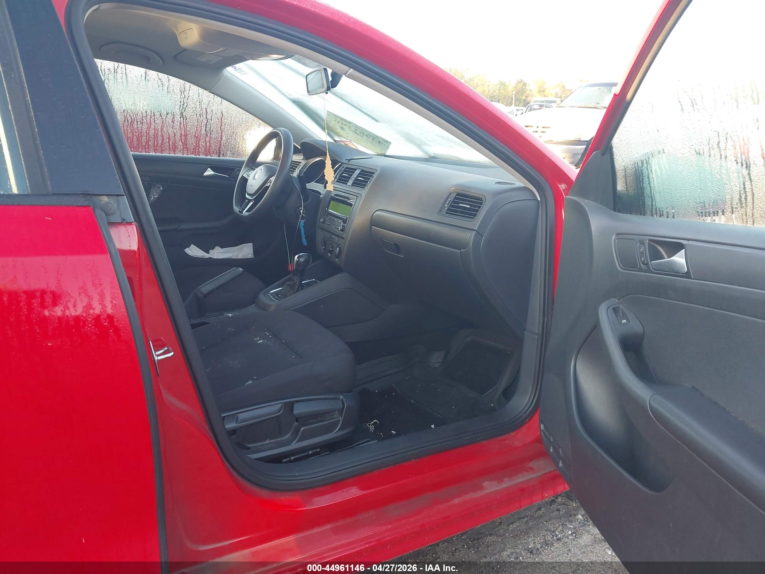 VOLKSWAGEN JETTA image 5