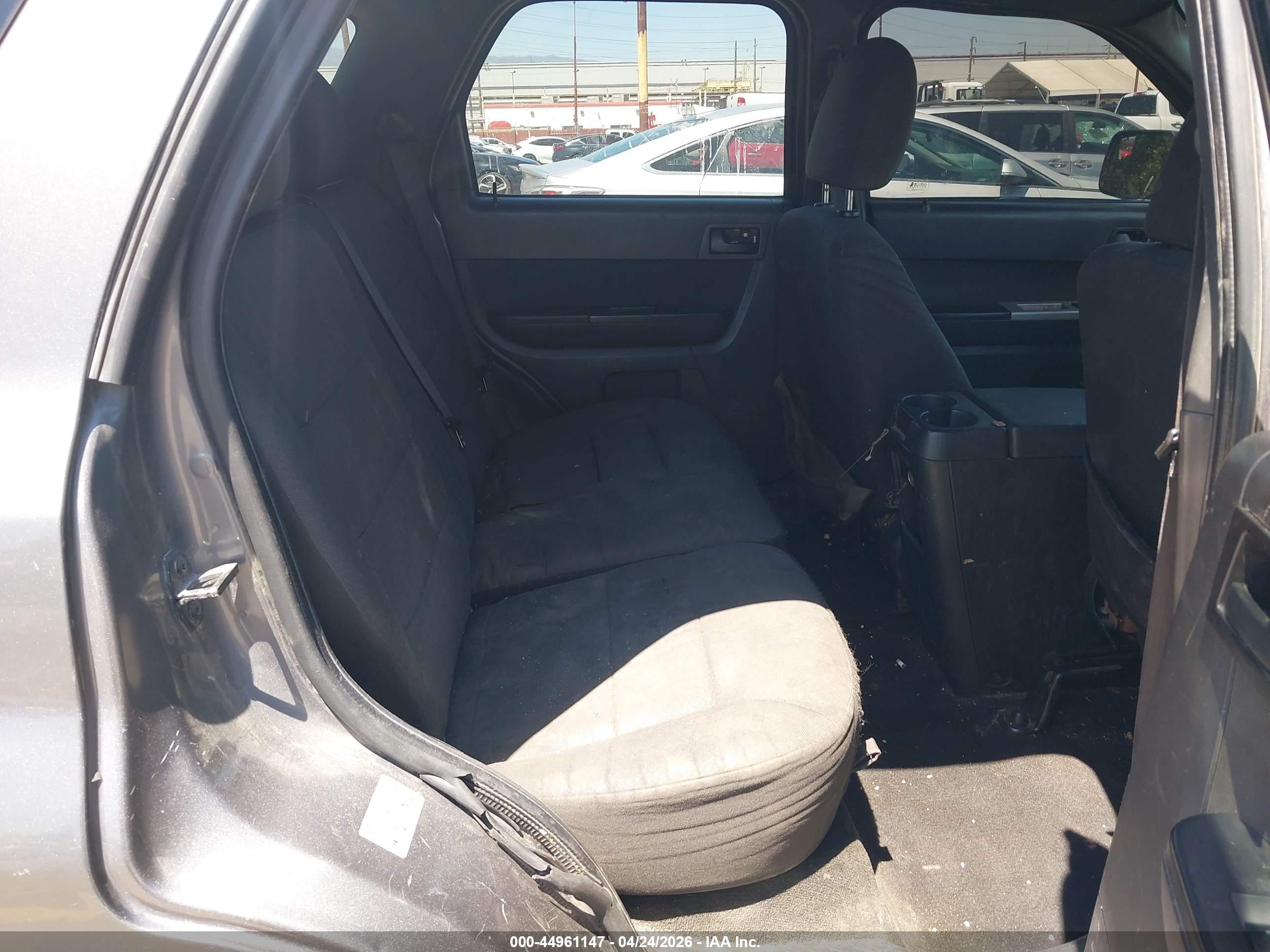 FORD ESCAPE image 8