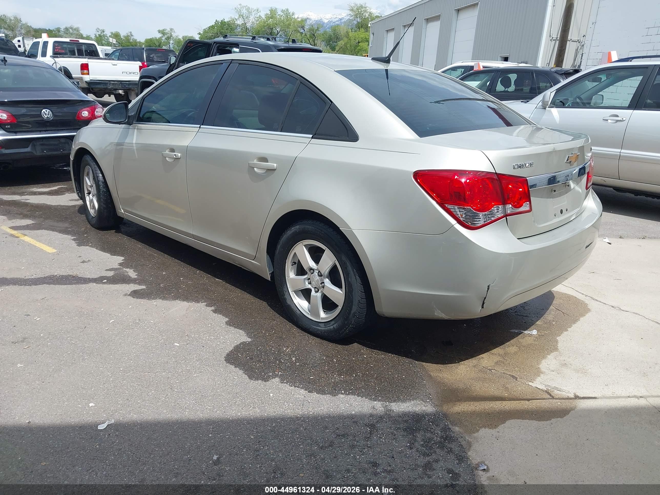 CHEVROLET CRUZE image 3