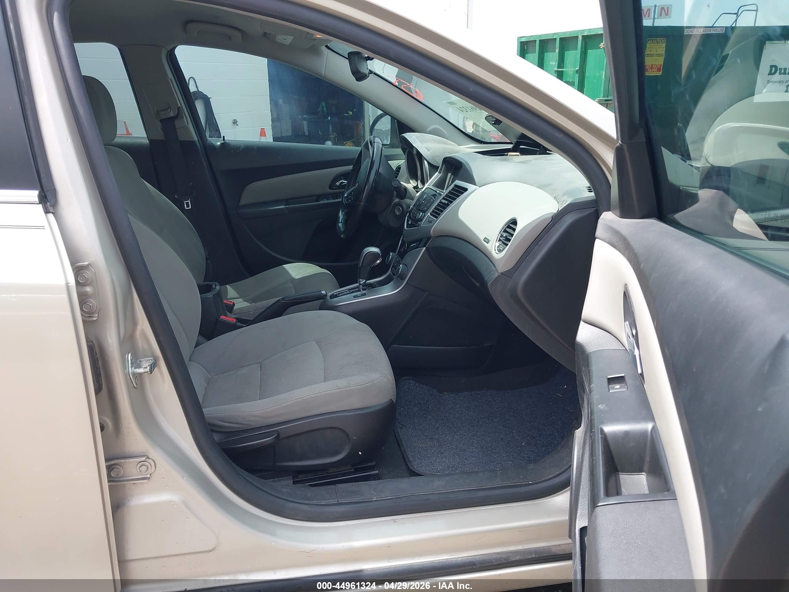 CHEVROLET CRUZE image 5