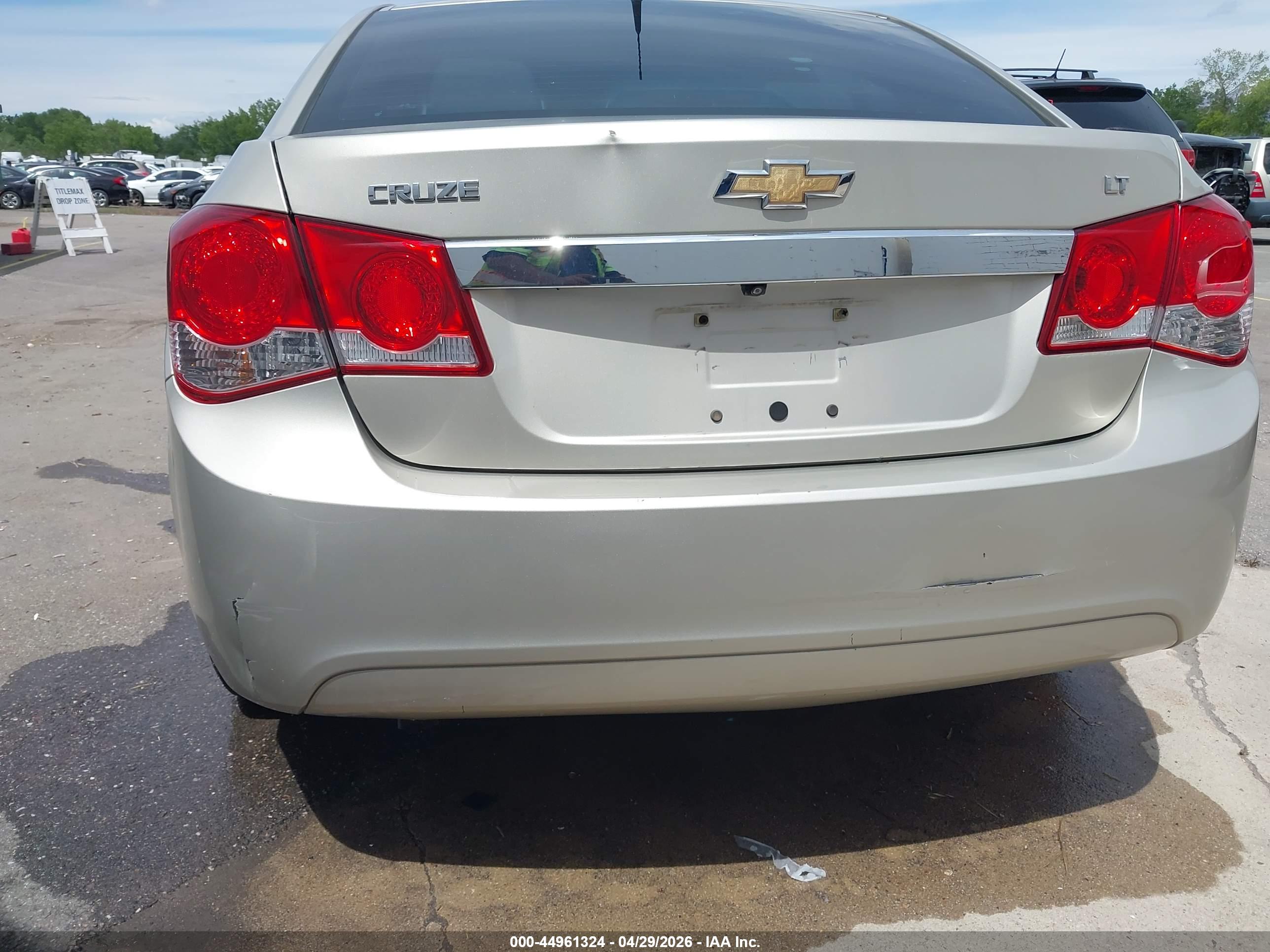 CHEVROLET CRUZE image 6