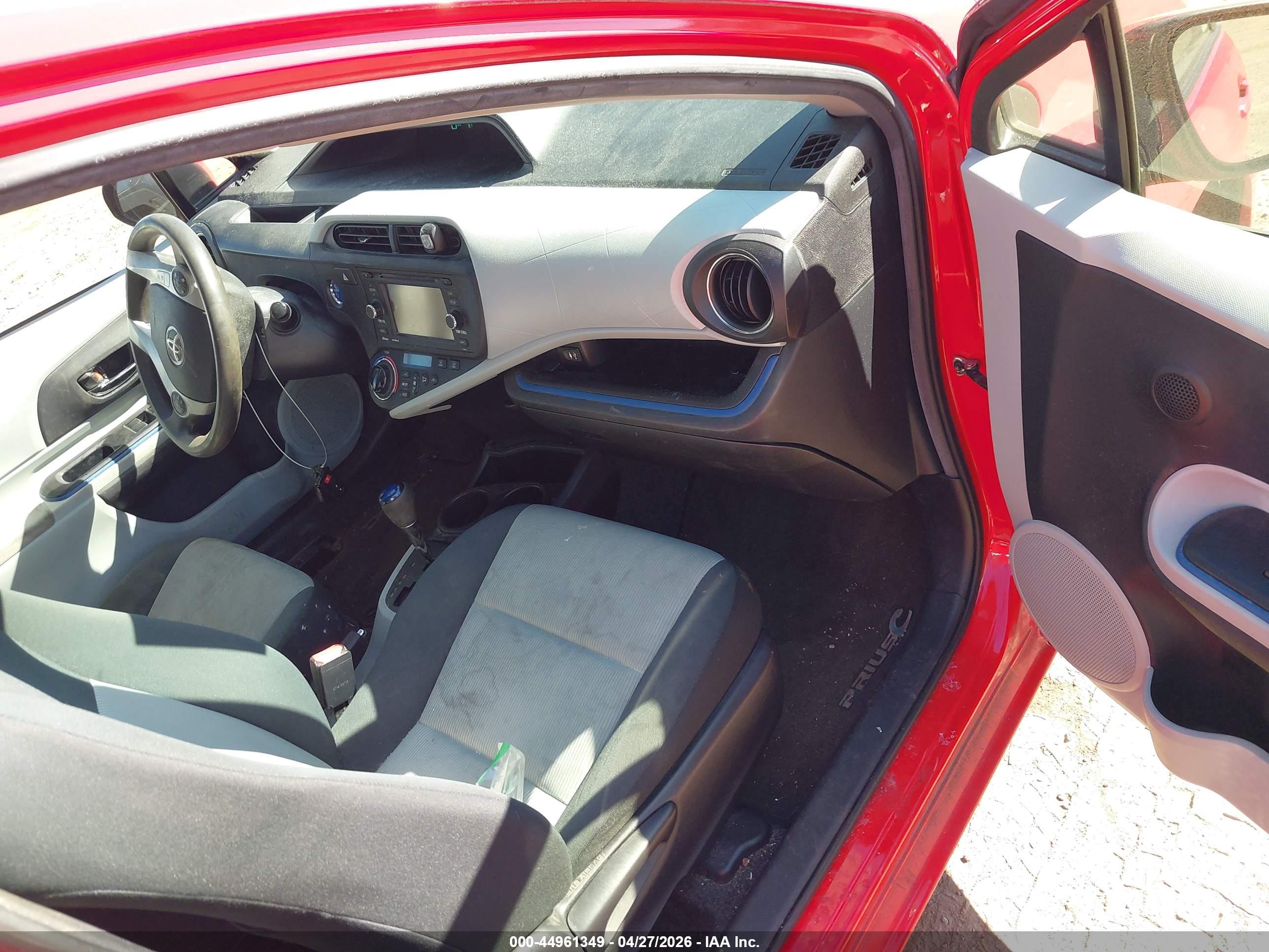 TOYOTA PRIUS image 5