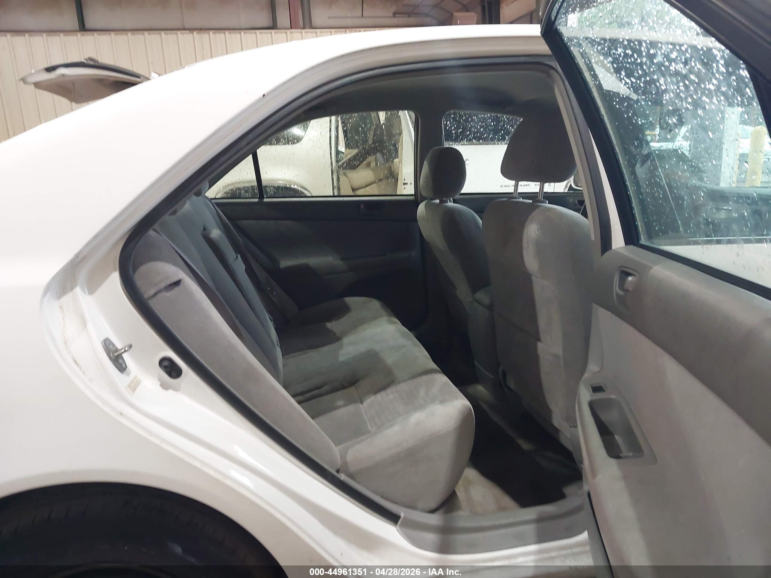 TOYOTA CAMRY image 8