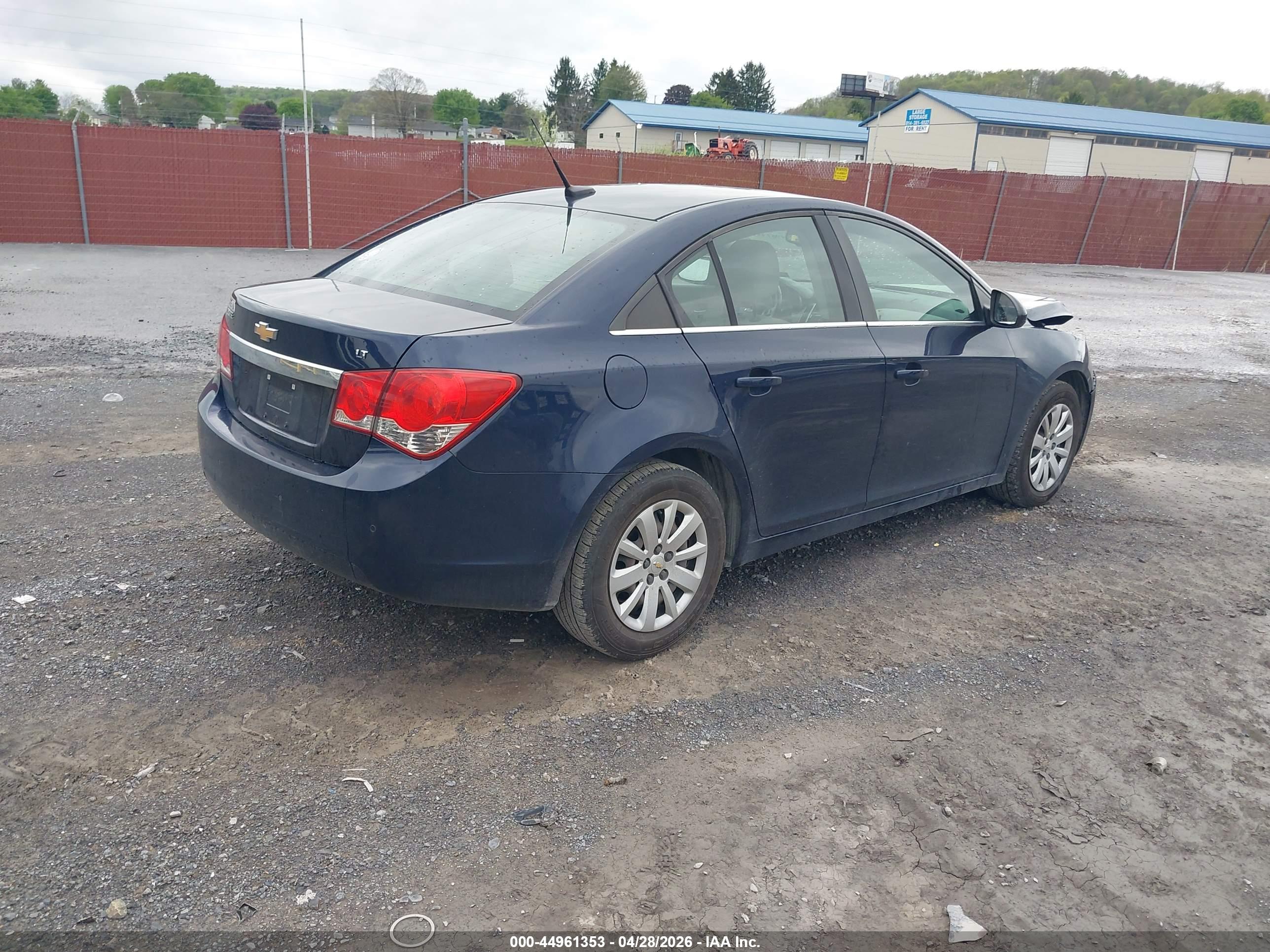 CHEVROLET CRUZE image 4