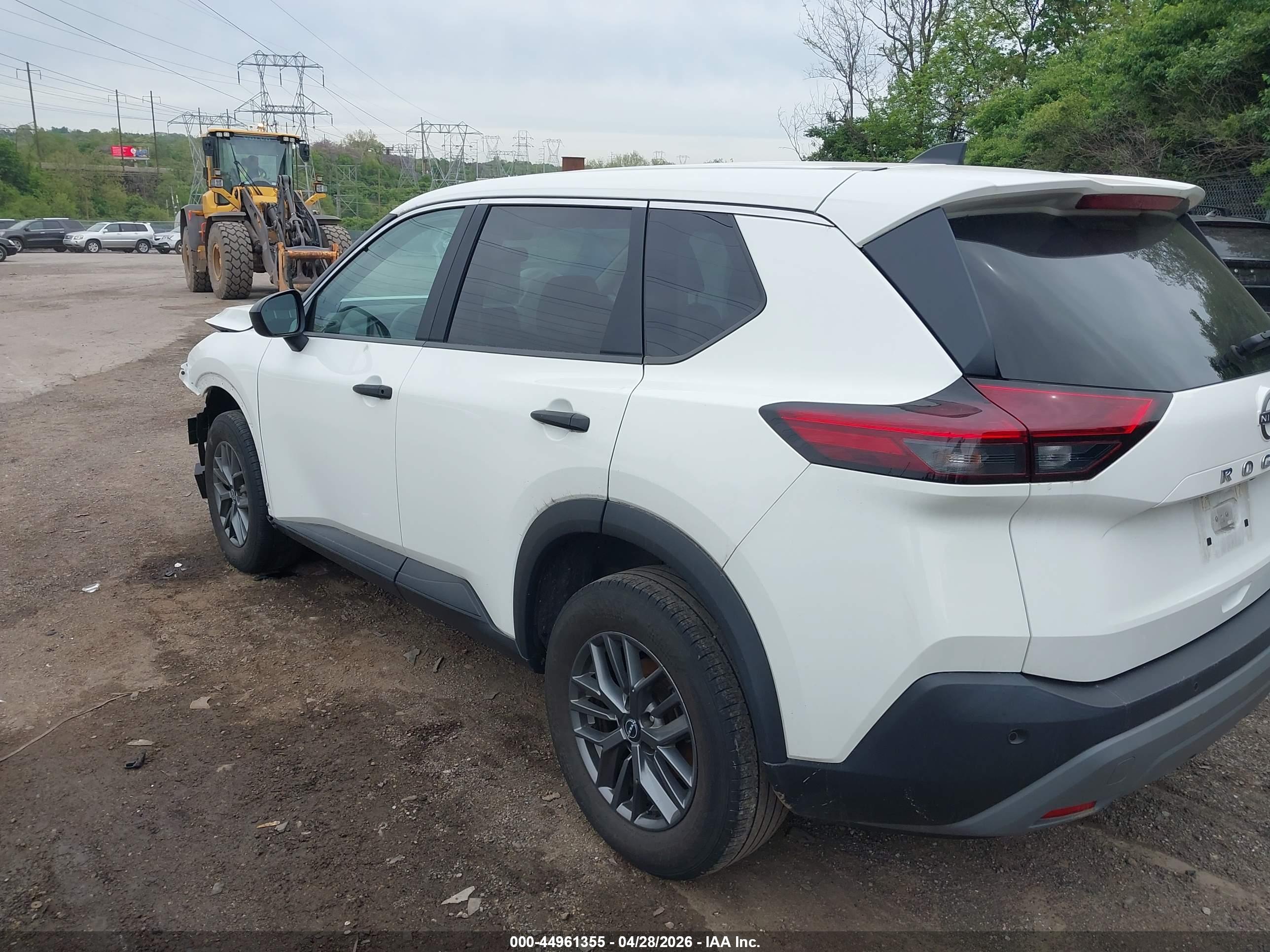 NISSAN ROGUE image 3