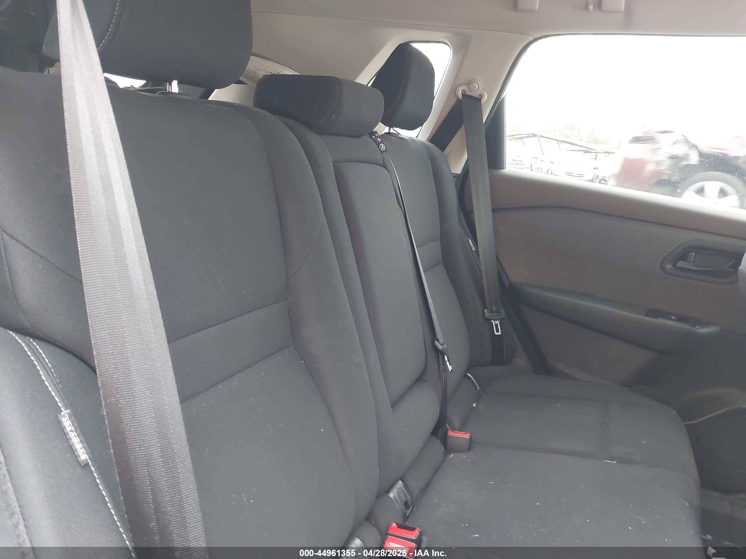 NISSAN ROGUE image 8