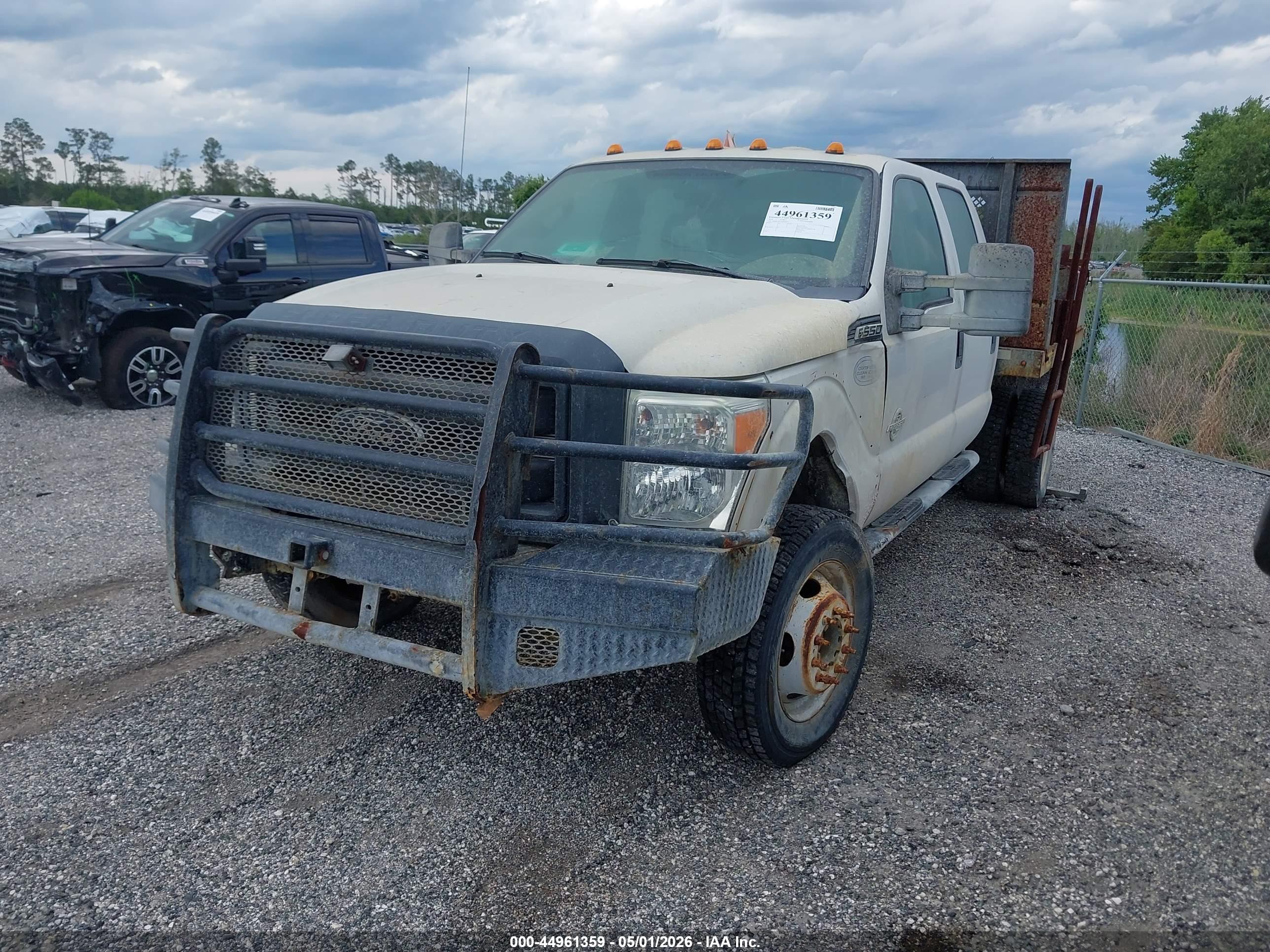 FORD F-550 image 2