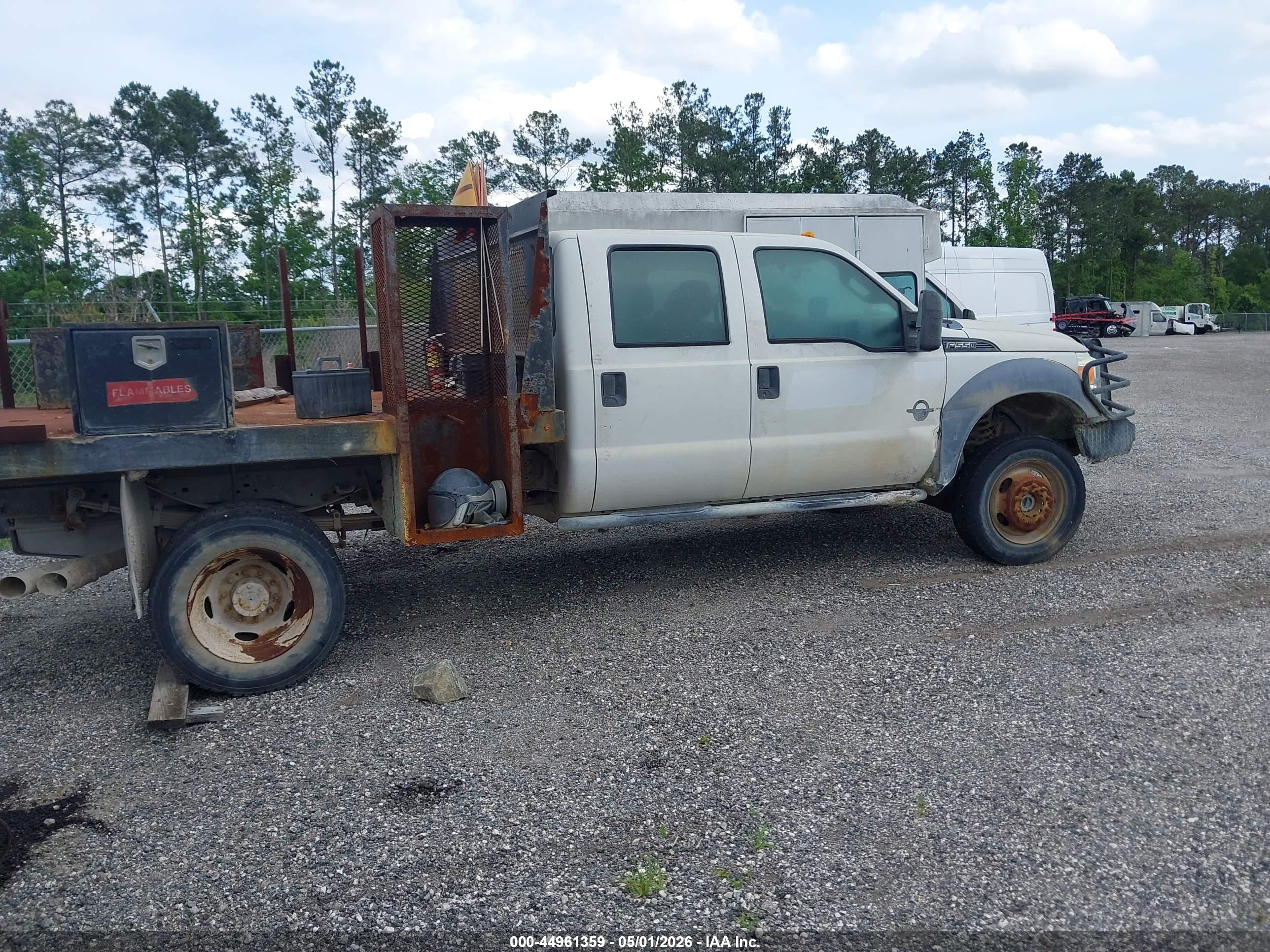 FORD F-550 image 4