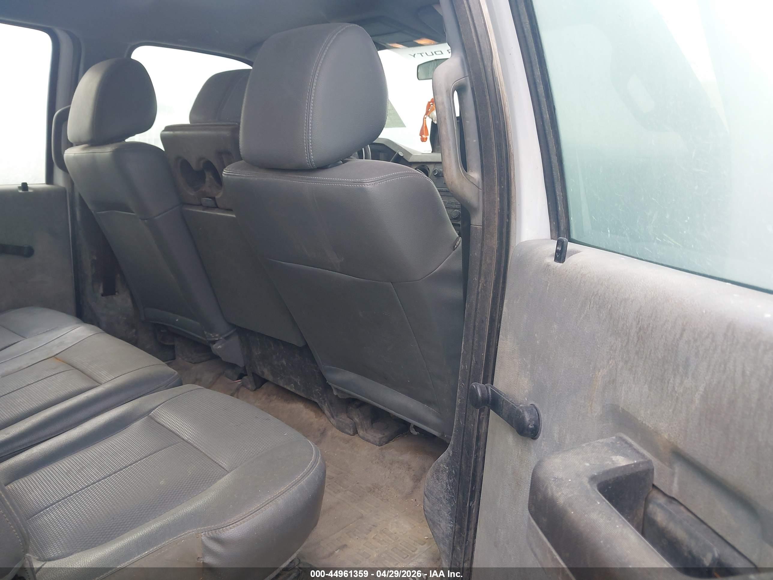 FORD F-550 image 7
