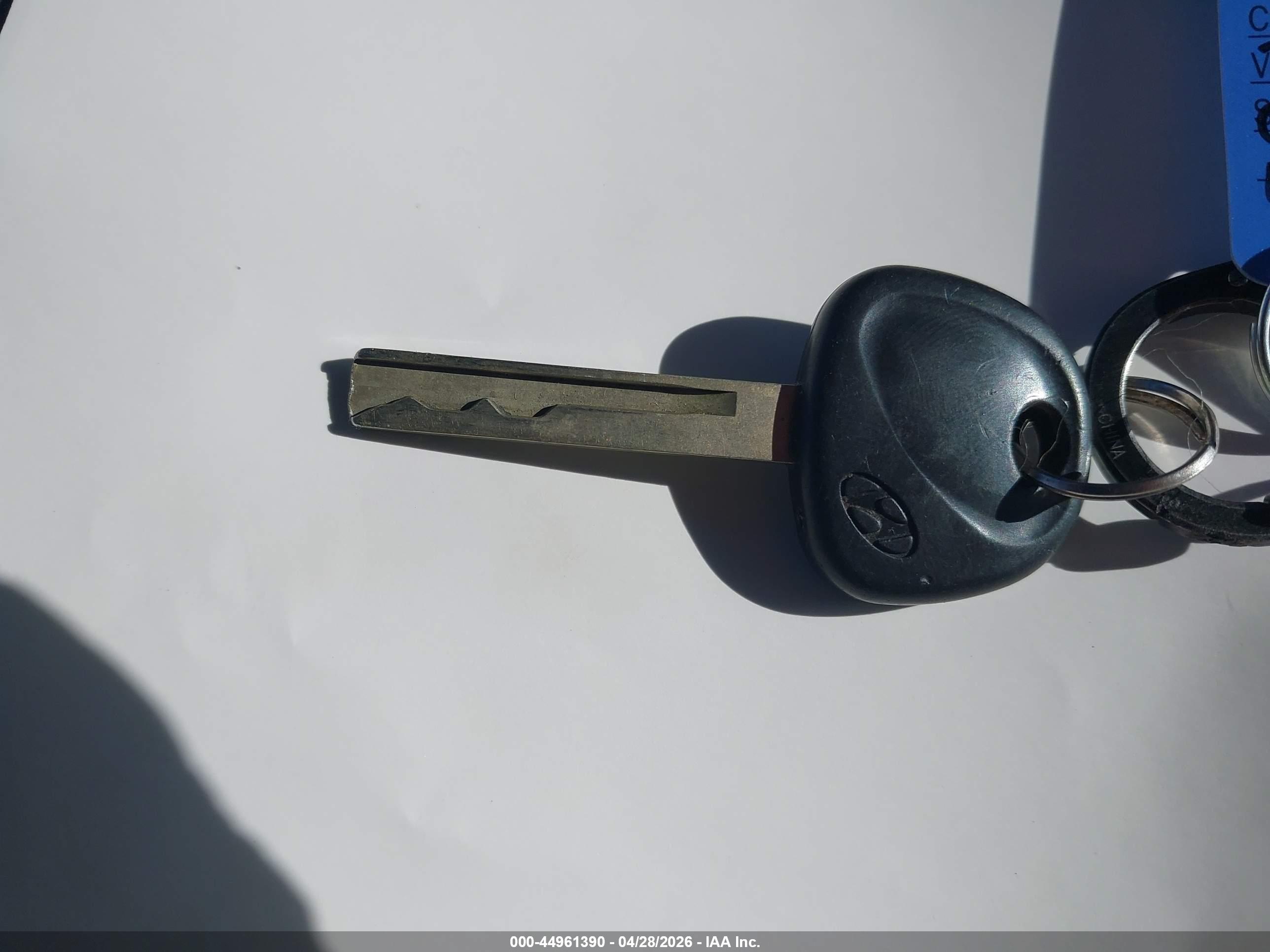 HYUNDAI ACCENT image 11