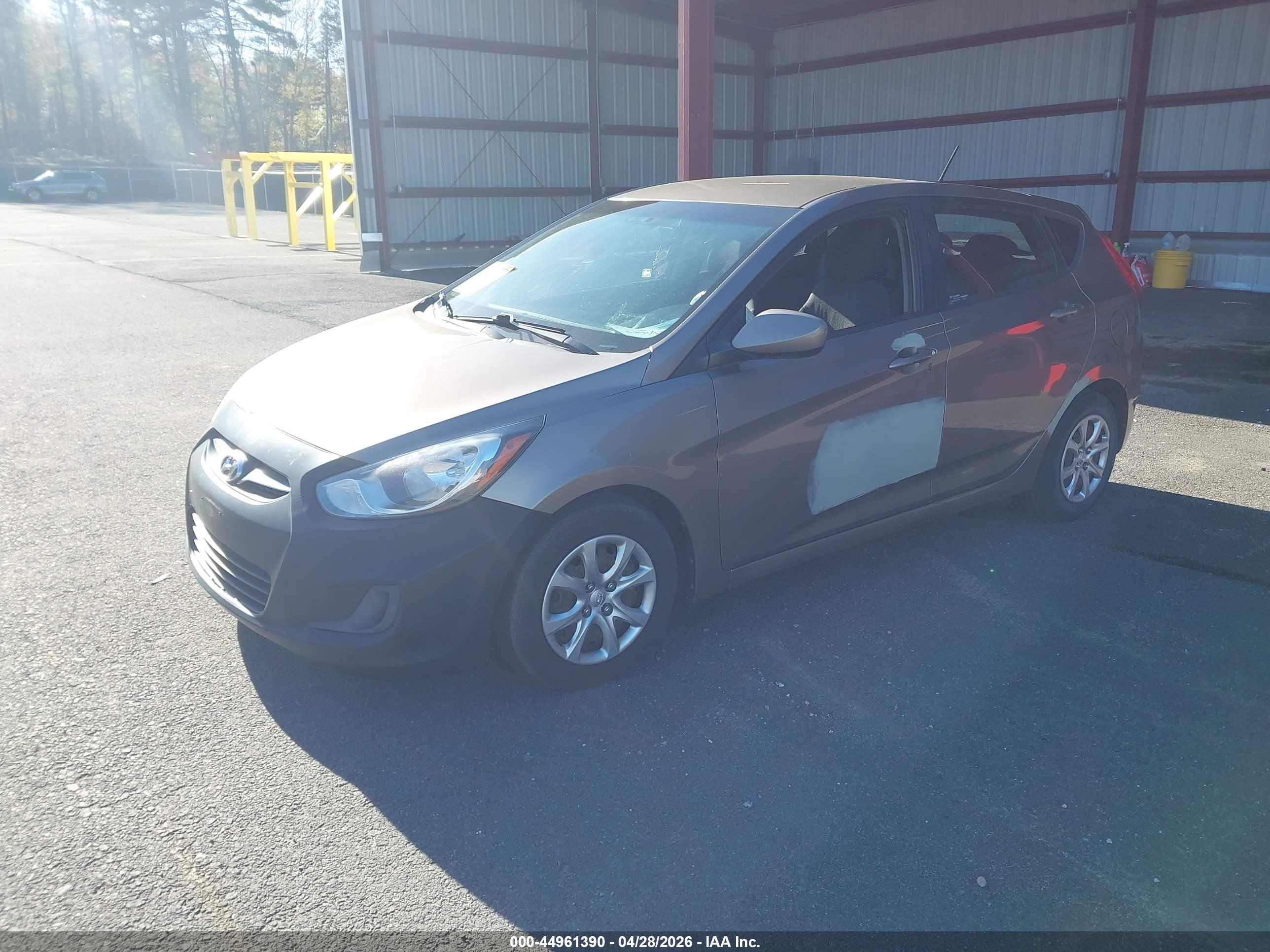 HYUNDAI ACCENT image 2