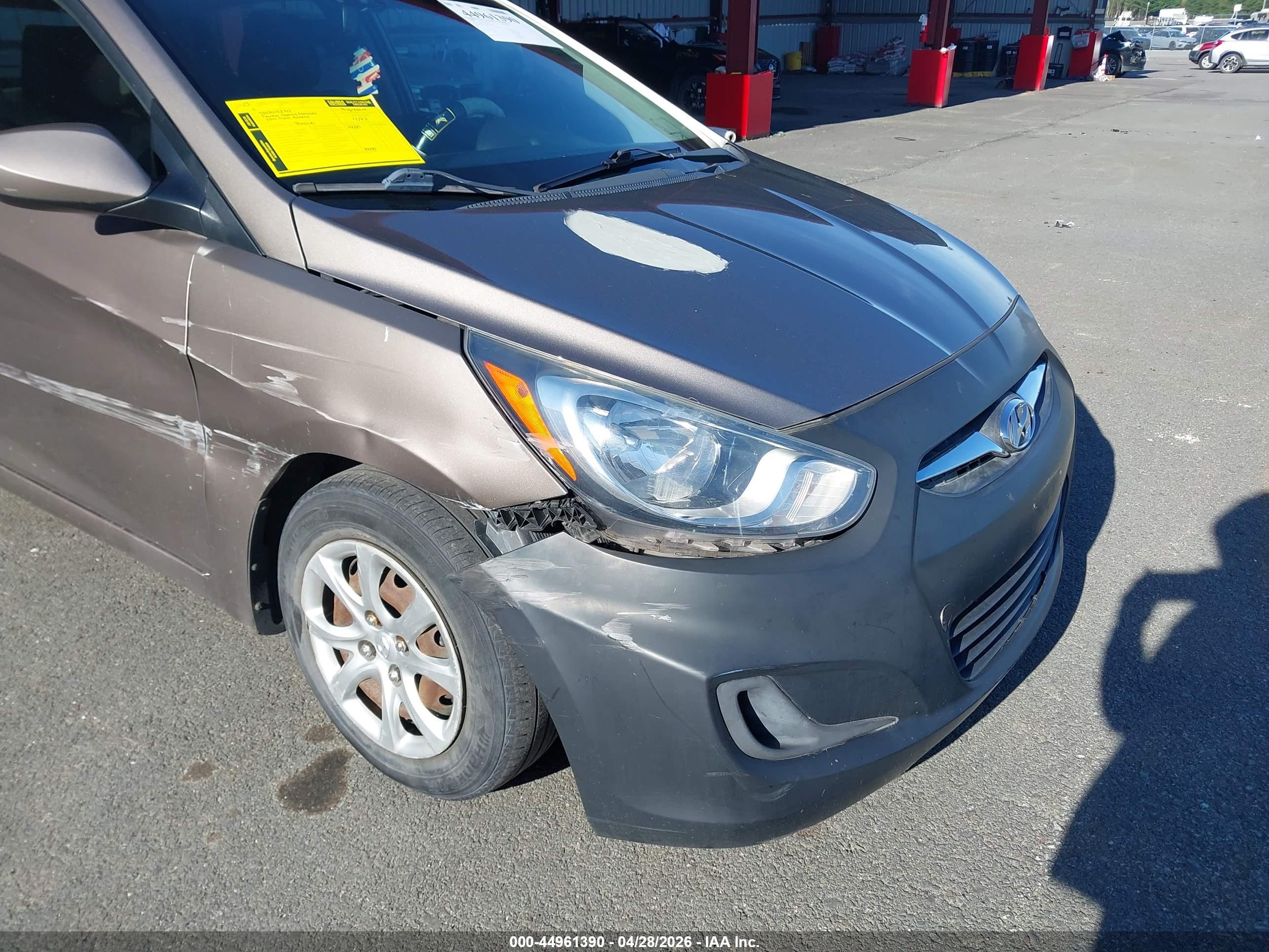 HYUNDAI ACCENT image 6