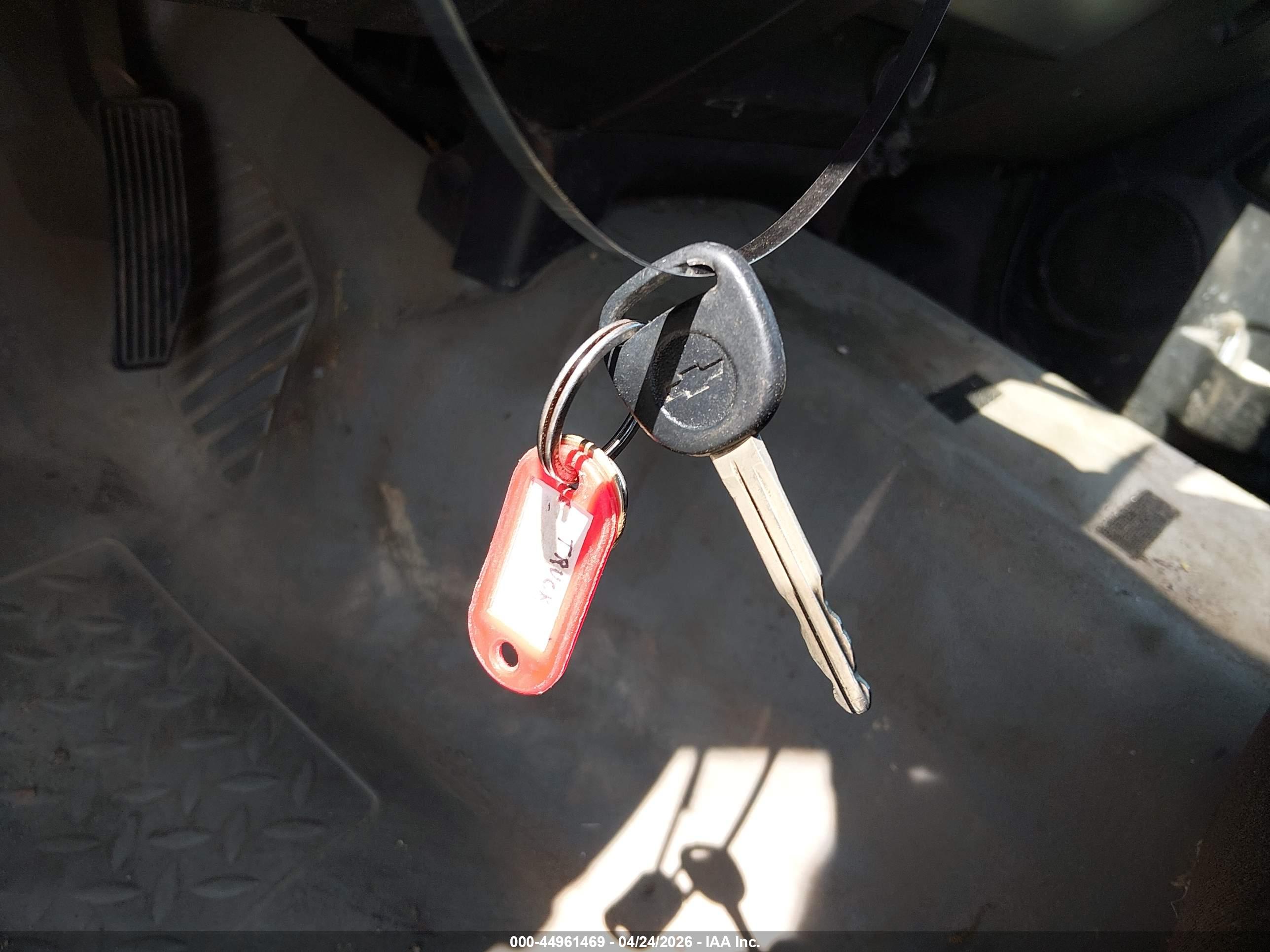 CHEVROLET COLORADO image 11