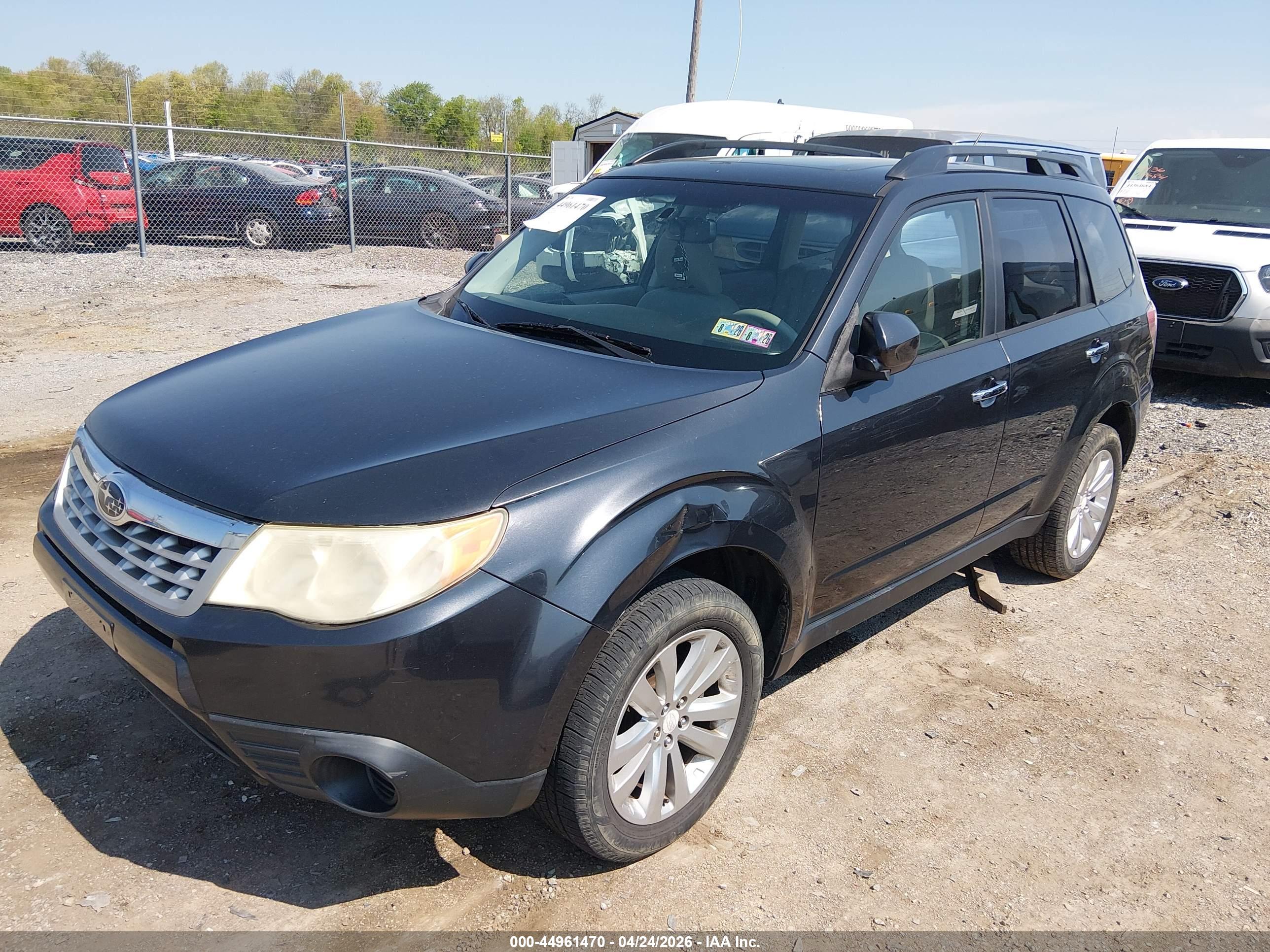 SUBARU FORESTER image 6