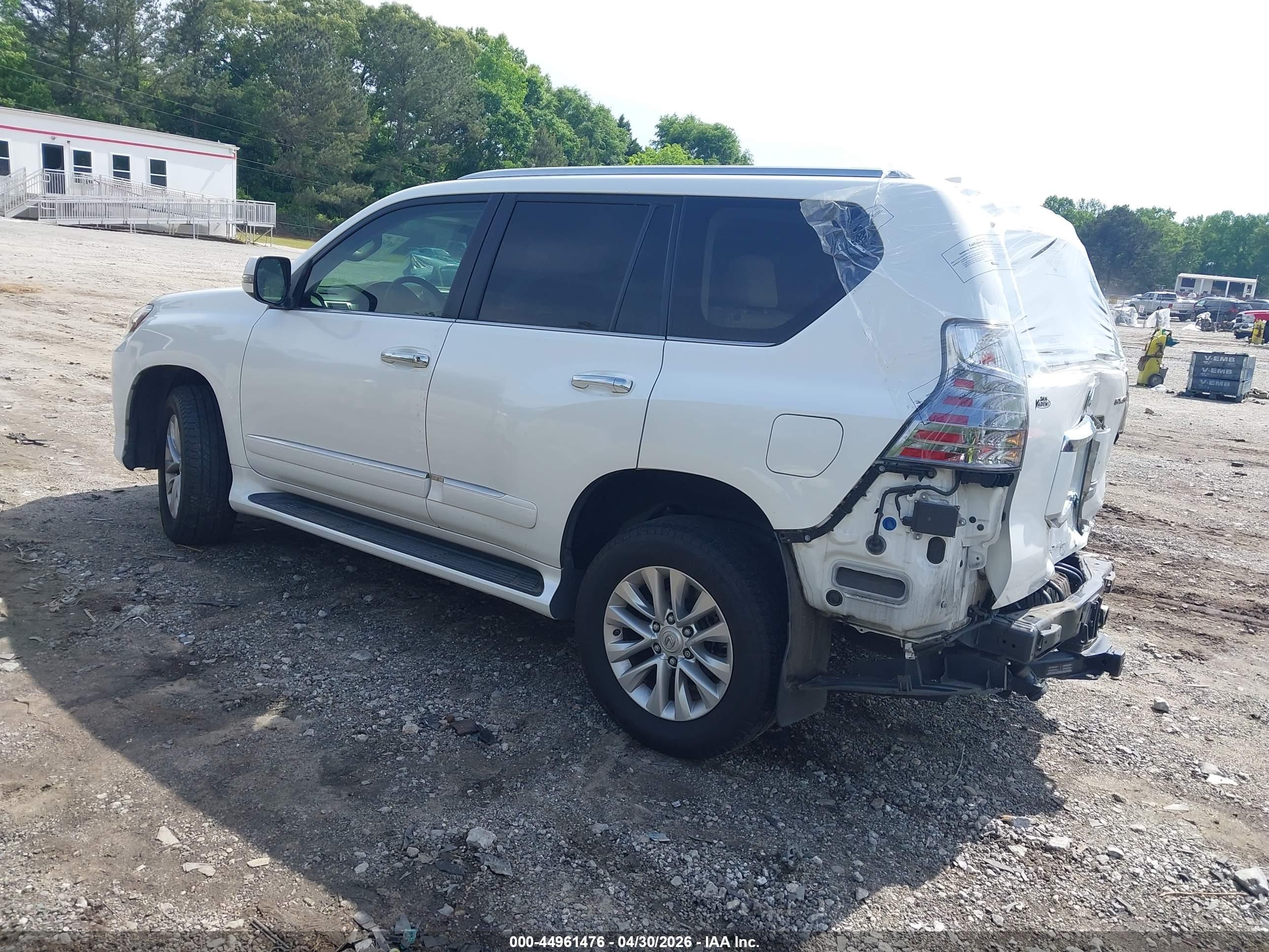 LEXUS GX image 3