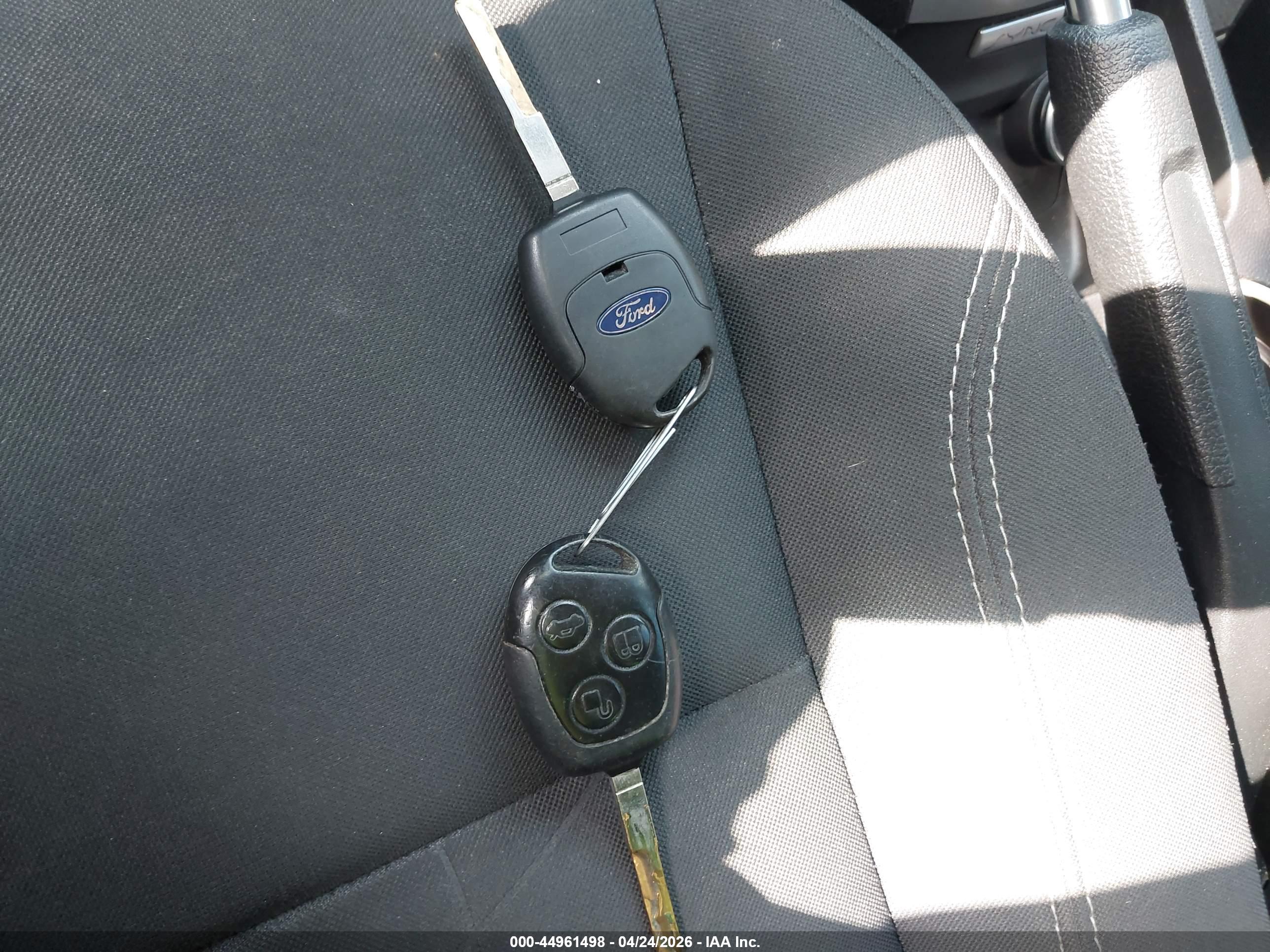 FORD FIESTA image 11
