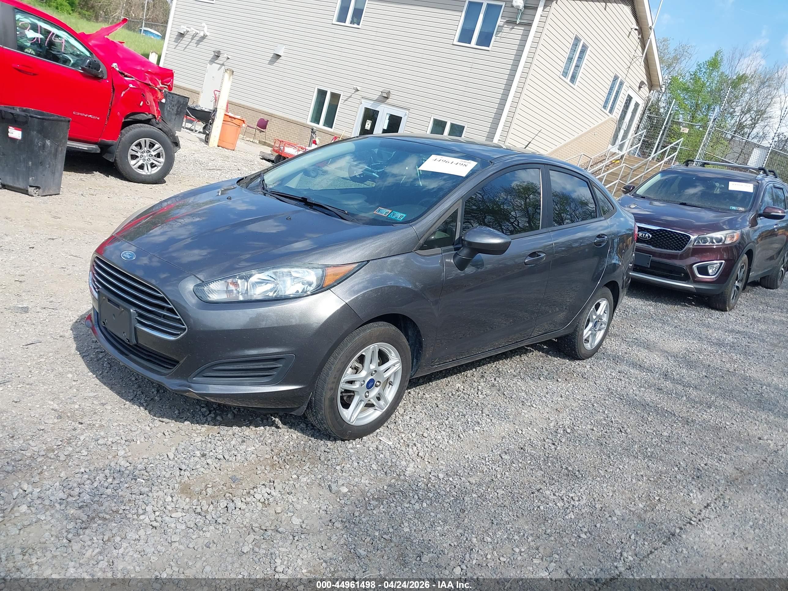 FORD FIESTA image 2