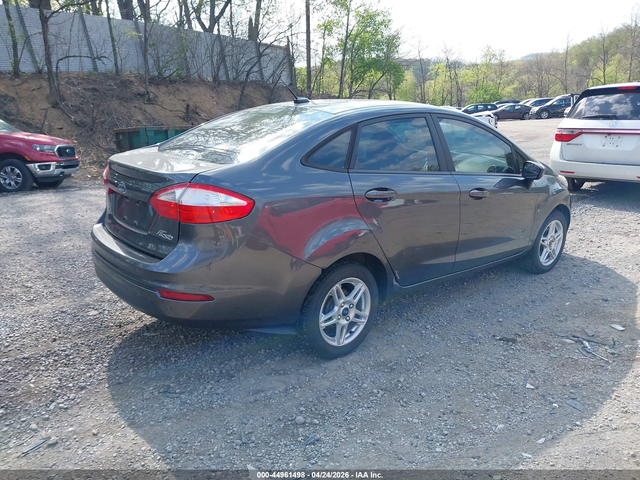 FORD FIESTA image 4