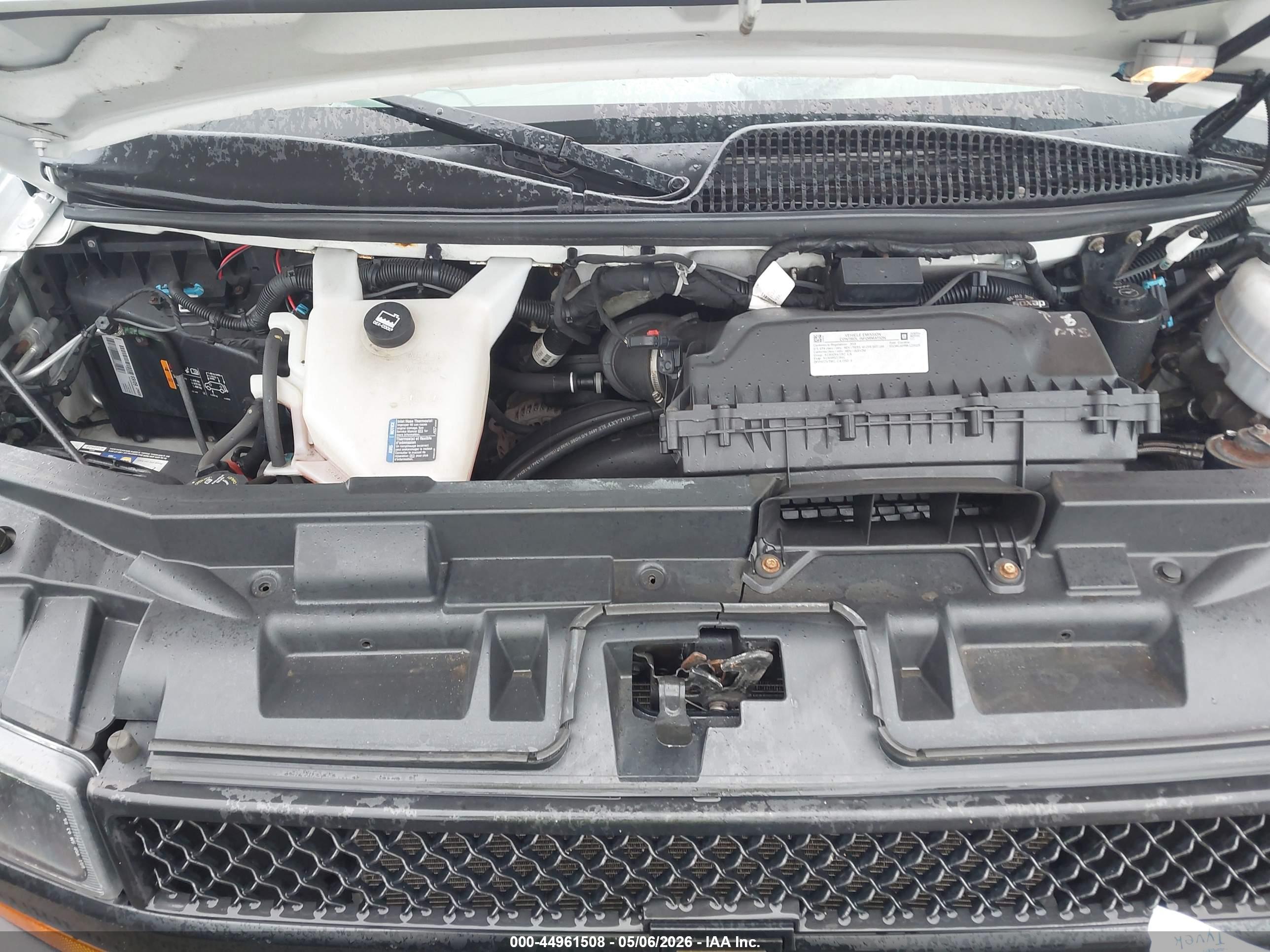 CHEVROLET EXPRESS image 10