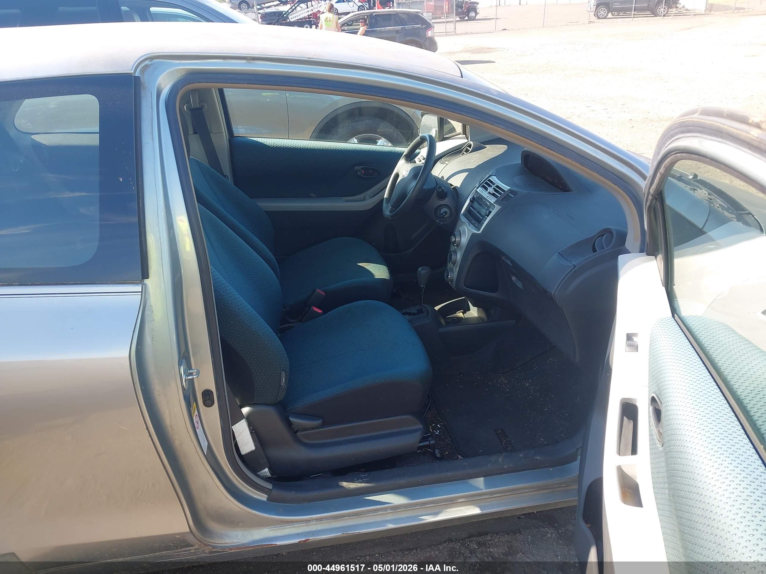 TOYOTA YARIS image 5