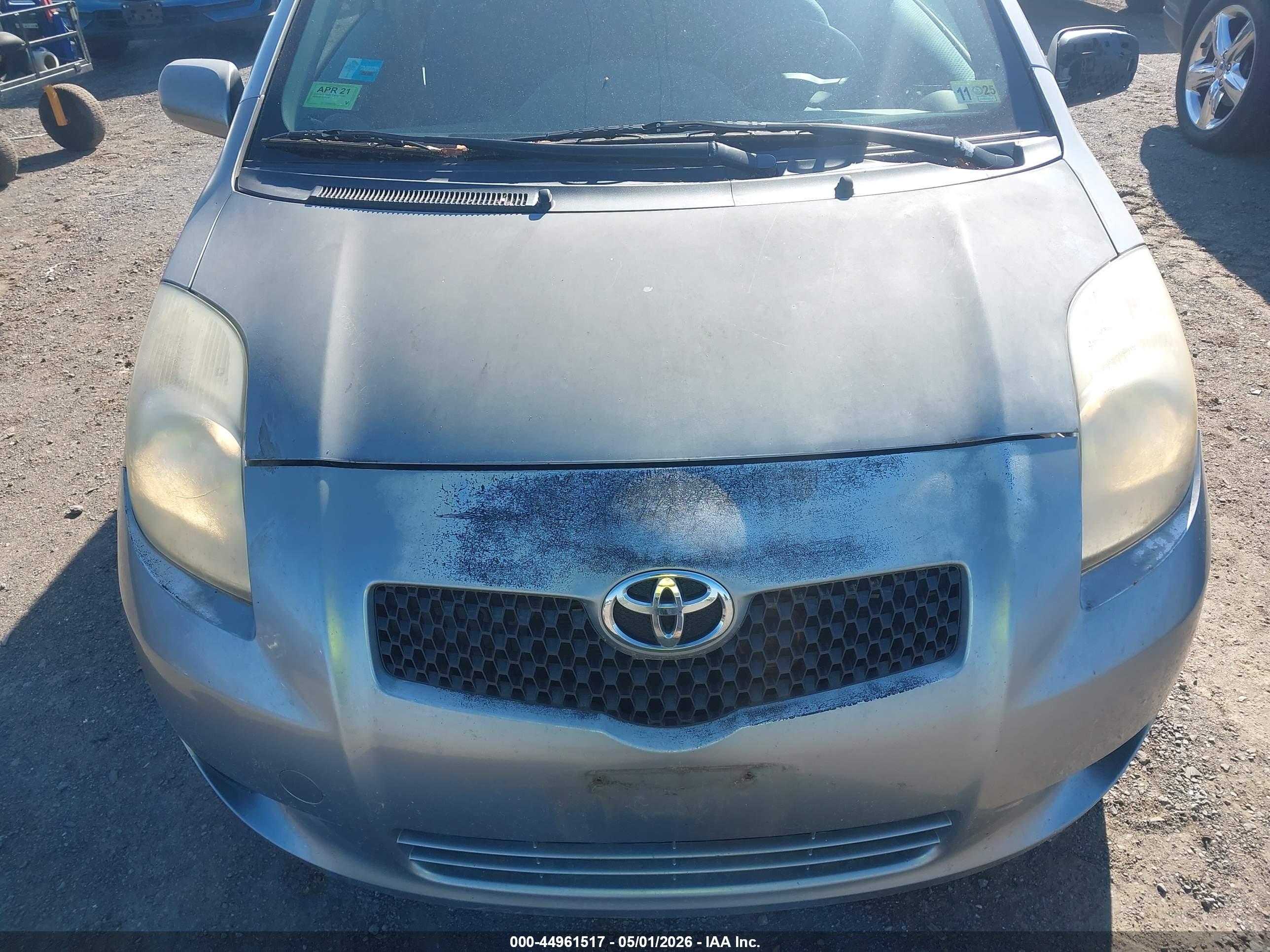 TOYOTA YARIS image 6