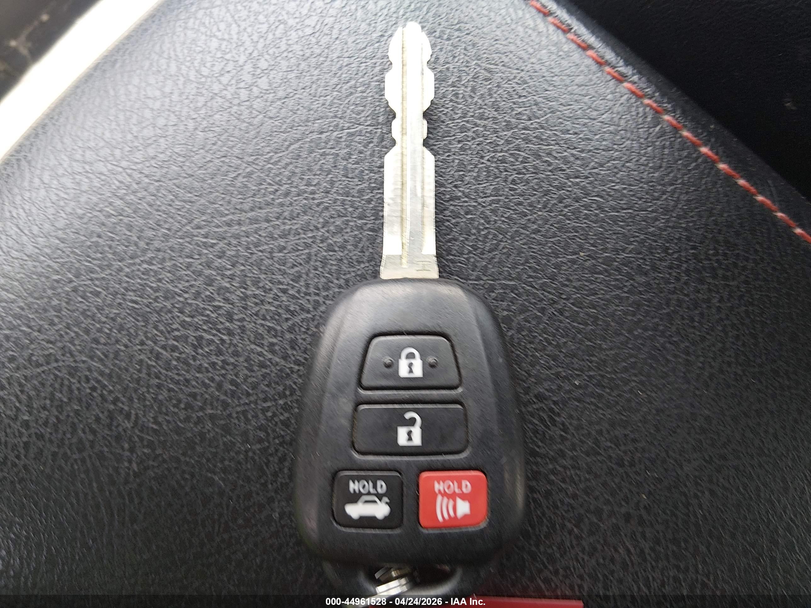 TOYOTA CAMRY image 11