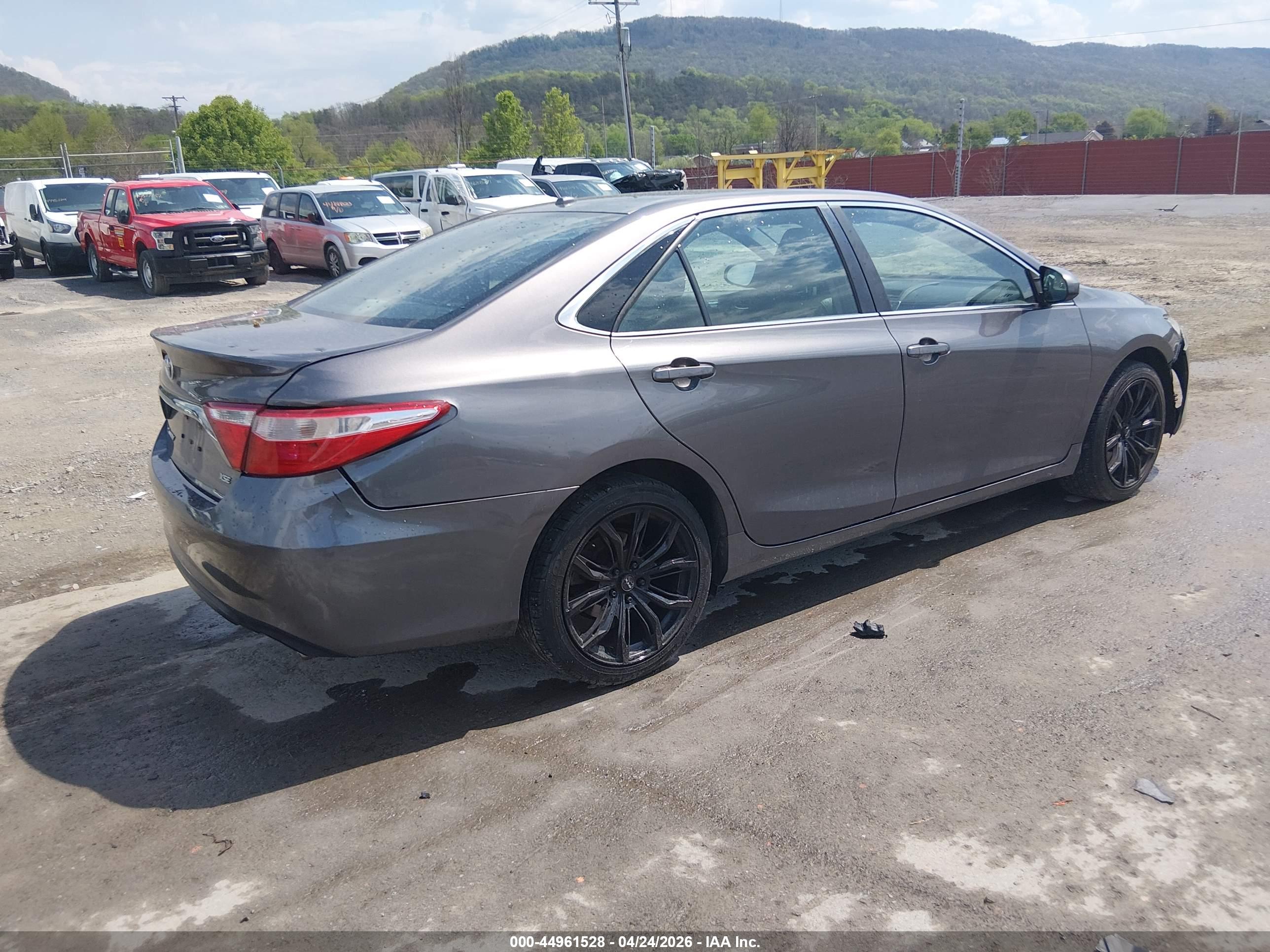 TOYOTA CAMRY image 4