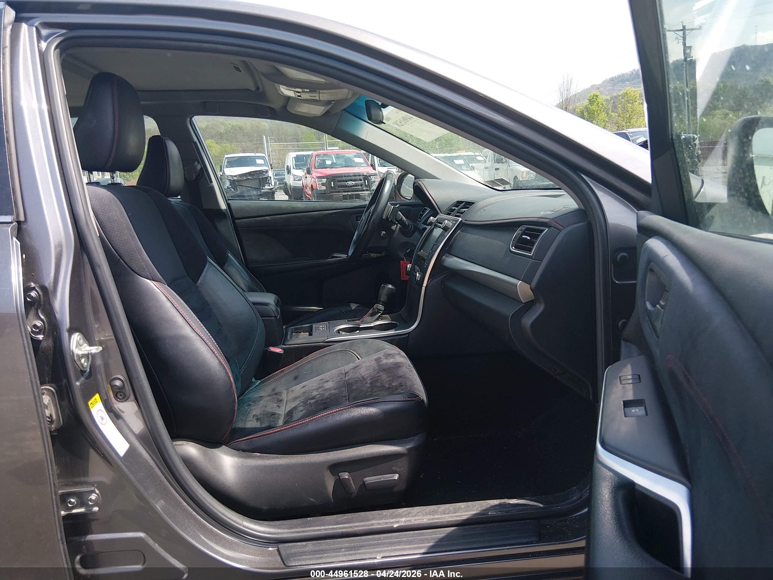 TOYOTA CAMRY image 5