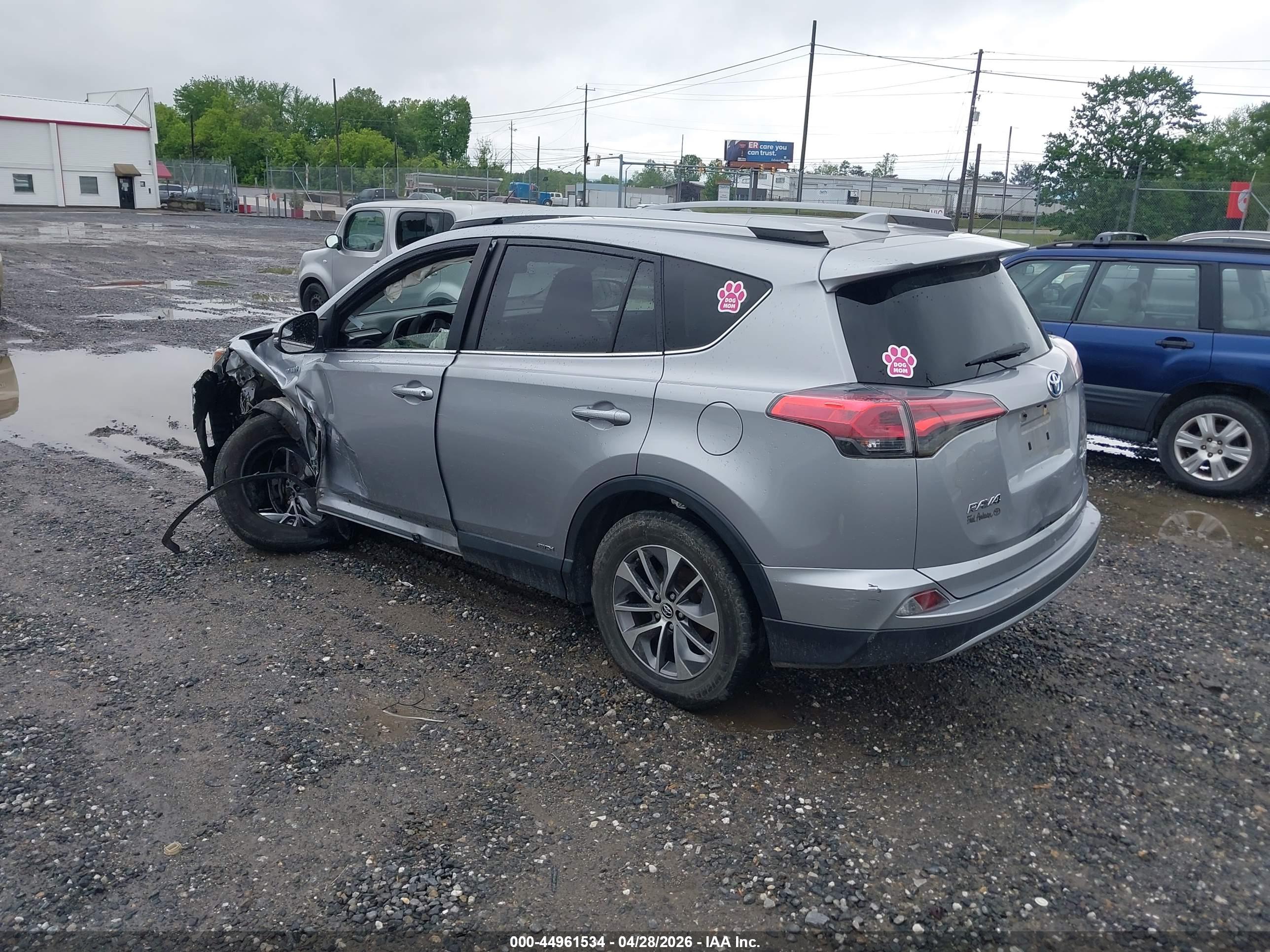 TOYOTA RAV4 image 3