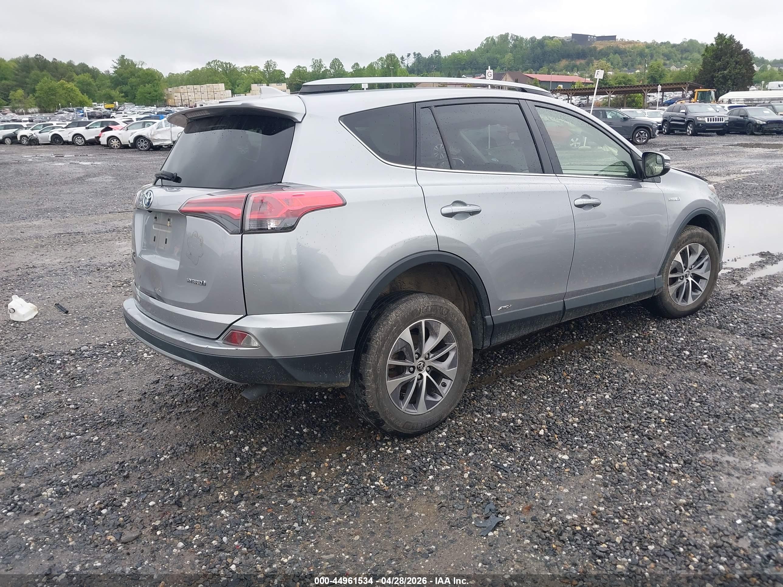 TOYOTA RAV4 image 4