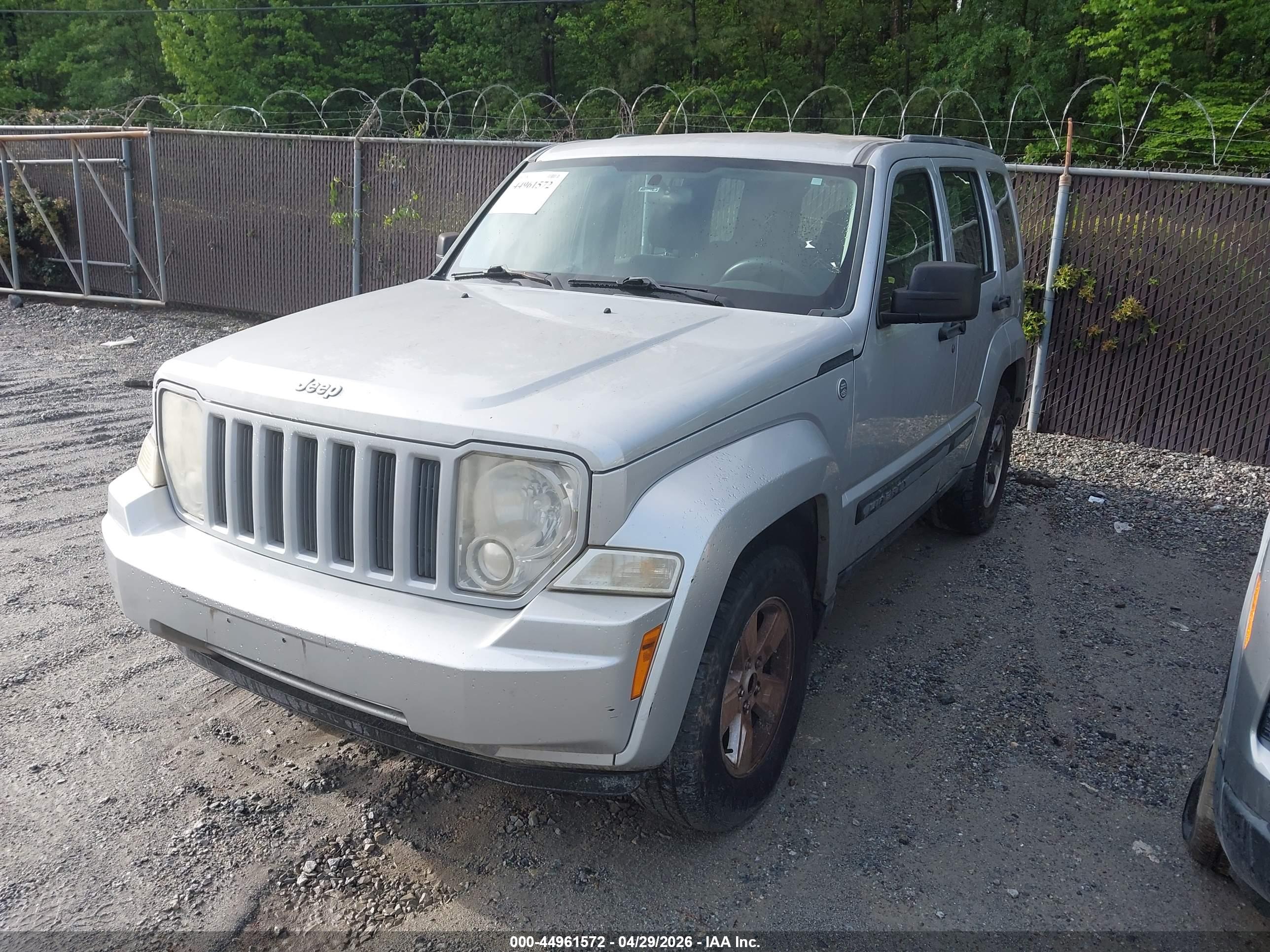 JEEP LIBERTY image 2
