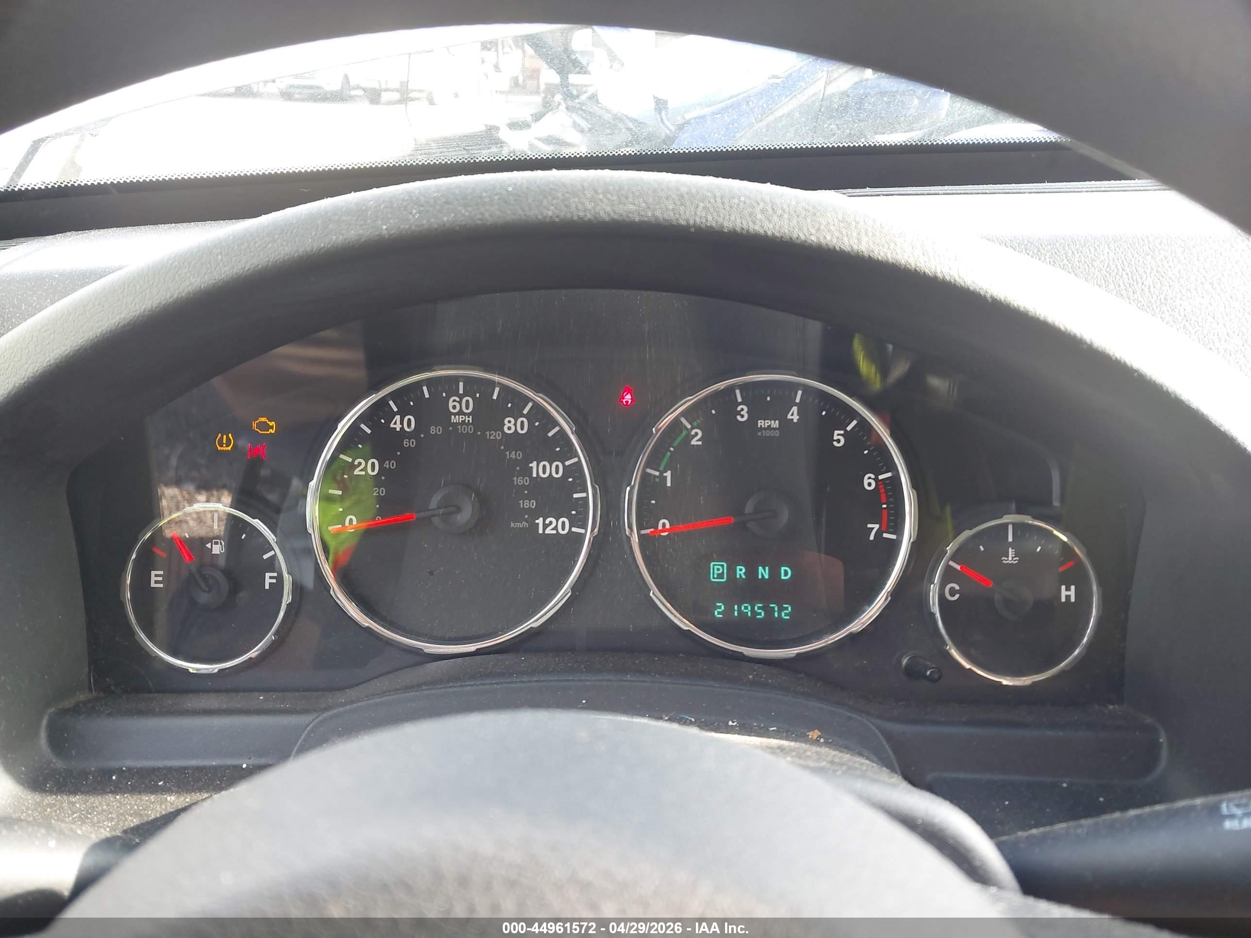 JEEP LIBERTY image 7