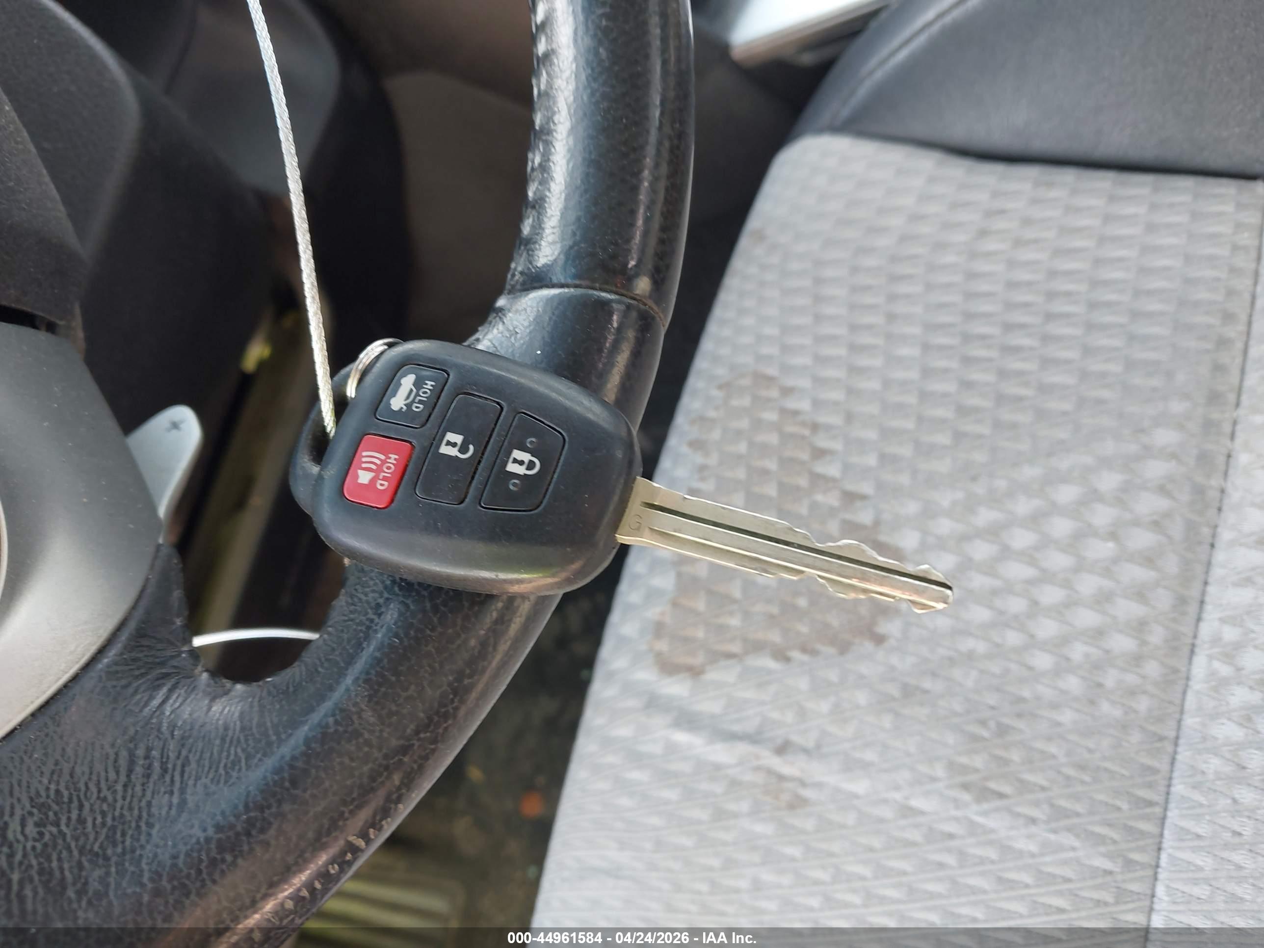 TOYOTA CAMRY image 11