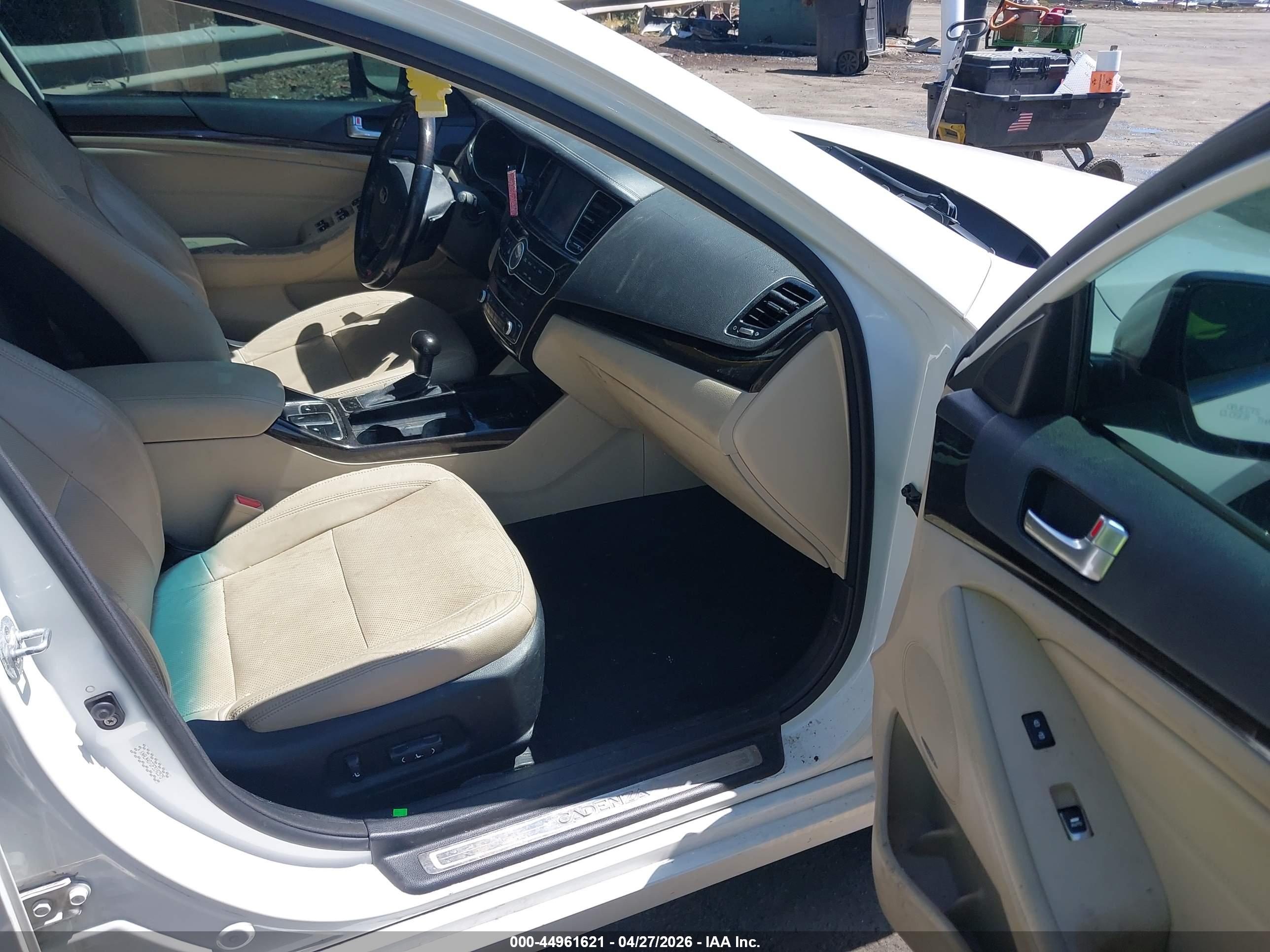KIA CADENZA image 5