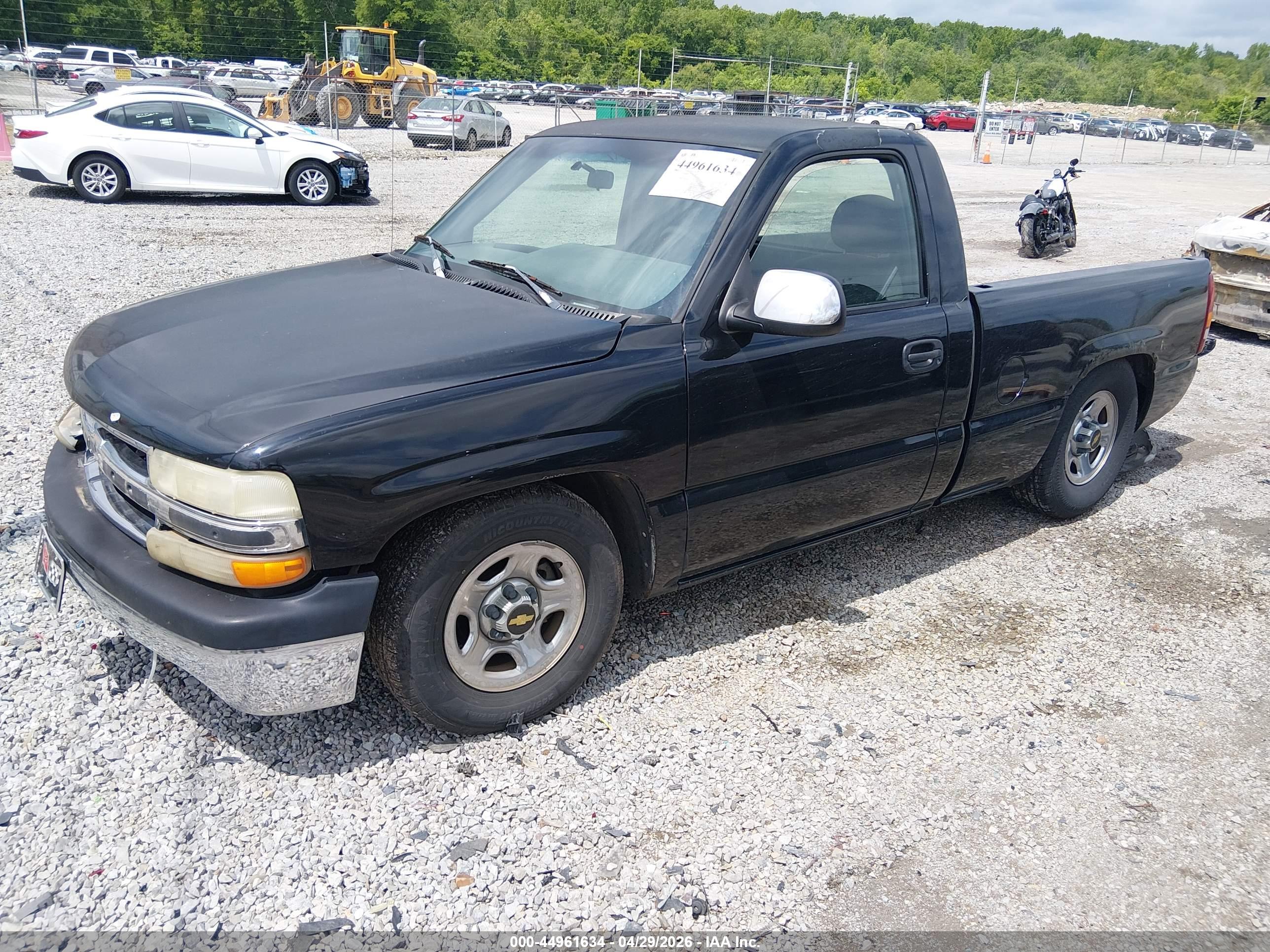 CHEVROLET SILVERADO image 2