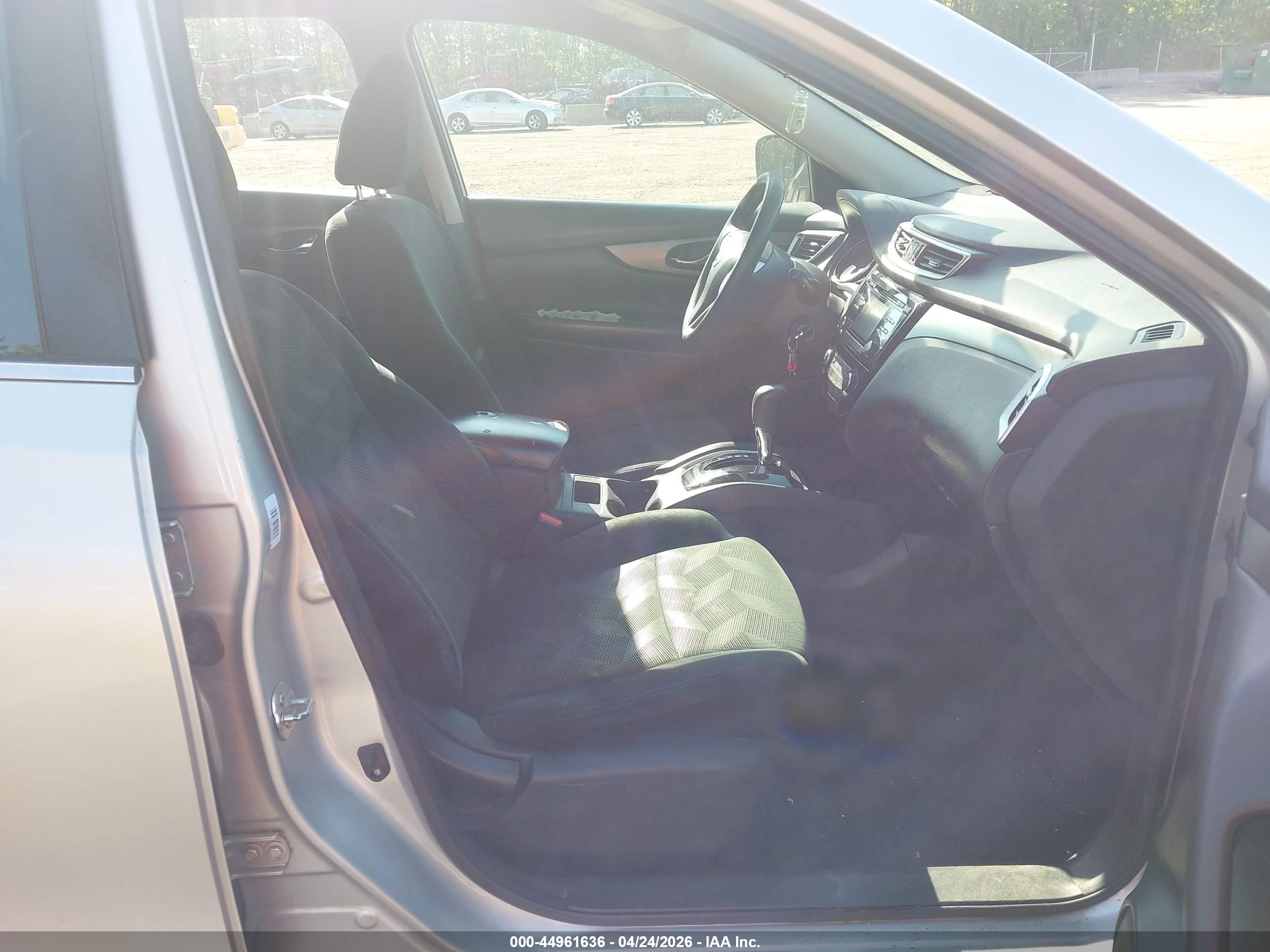 NISSAN ROGUE image 5