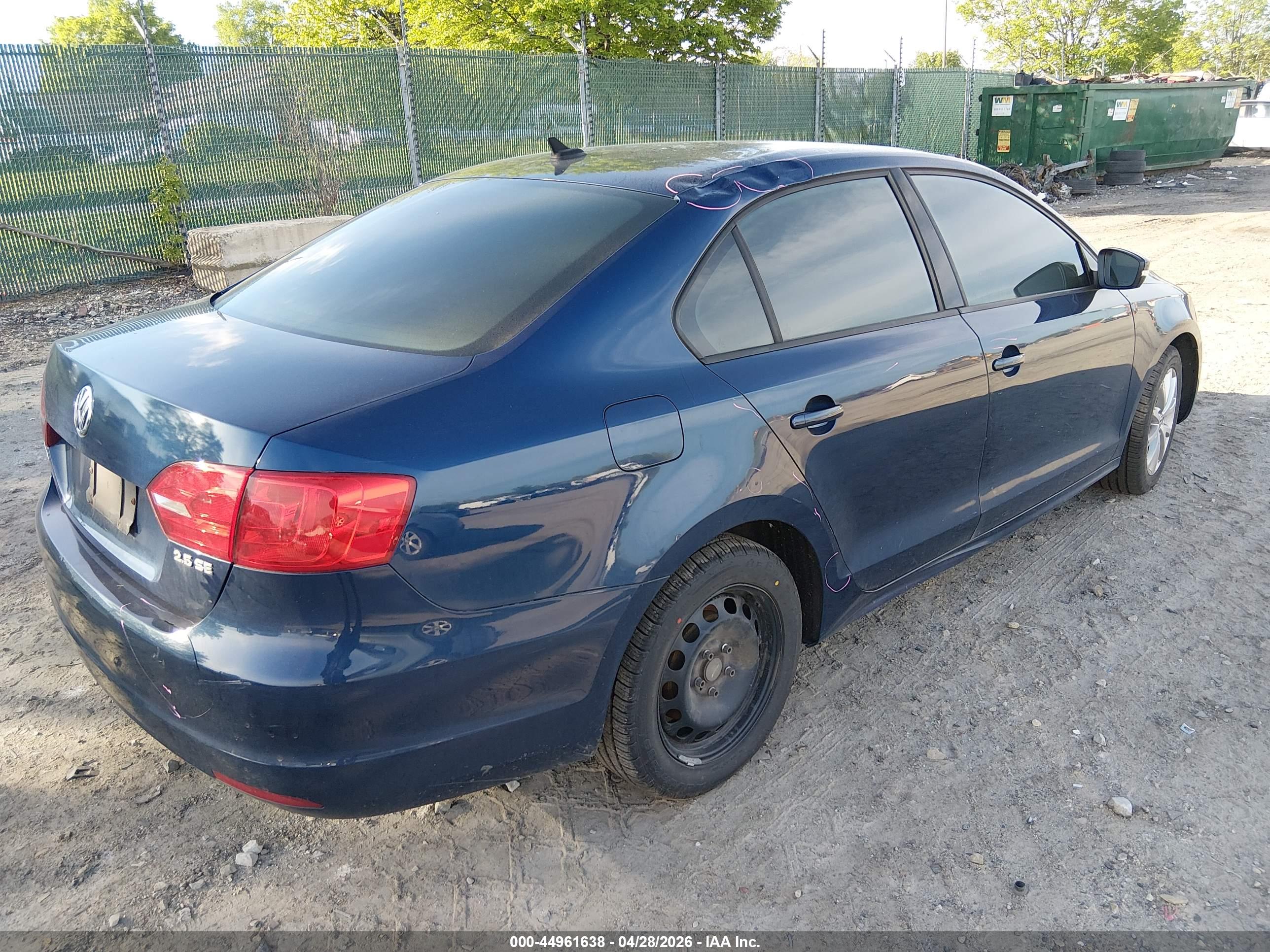 VOLKSWAGEN JETTA image 4