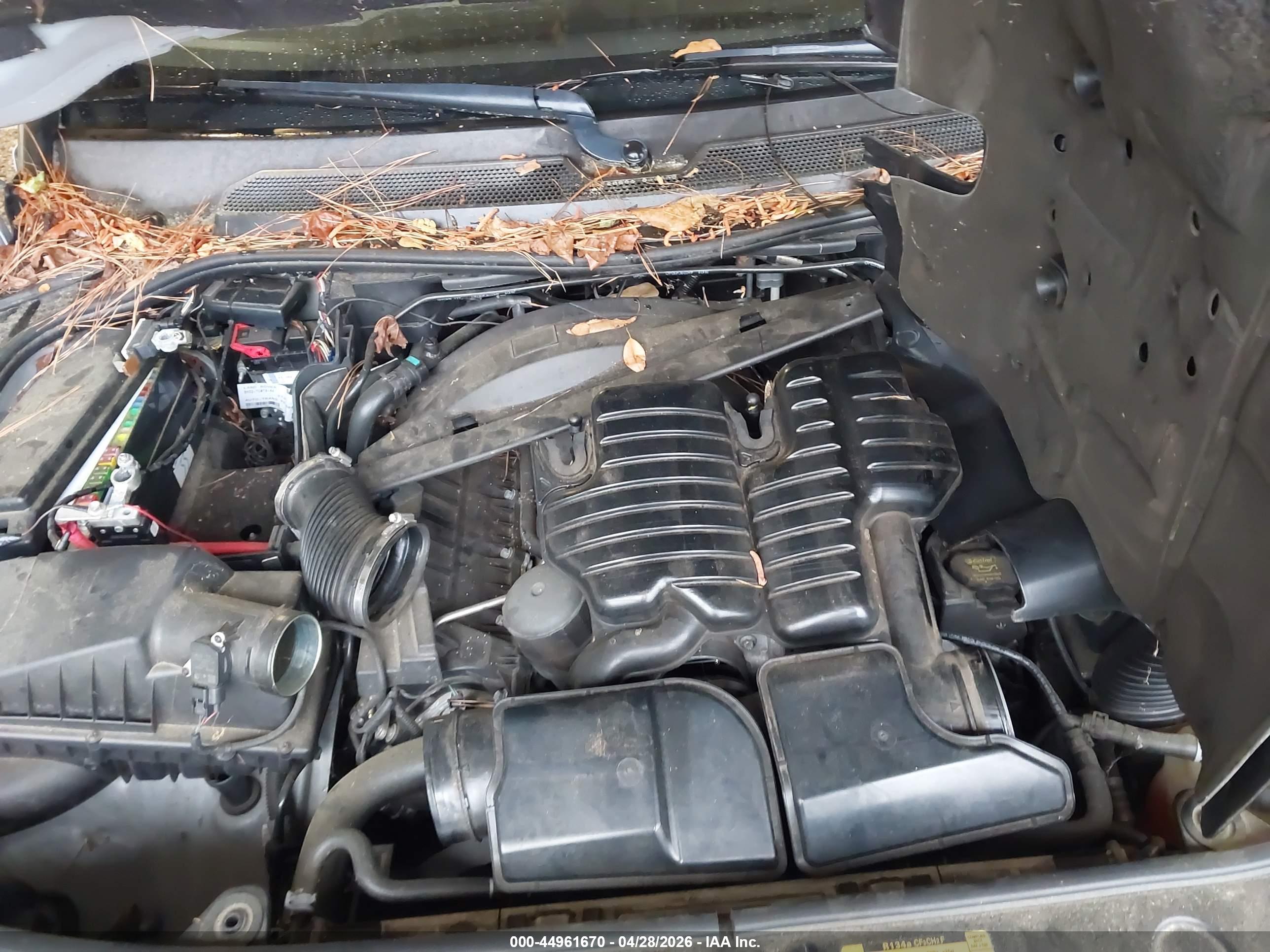 LAND ROVER image 6