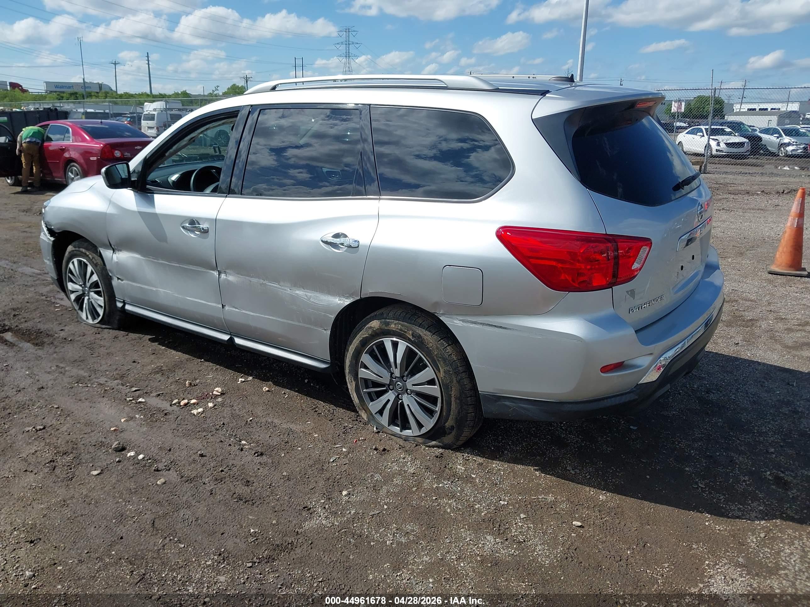 NISSAN PATHFINDER image 3