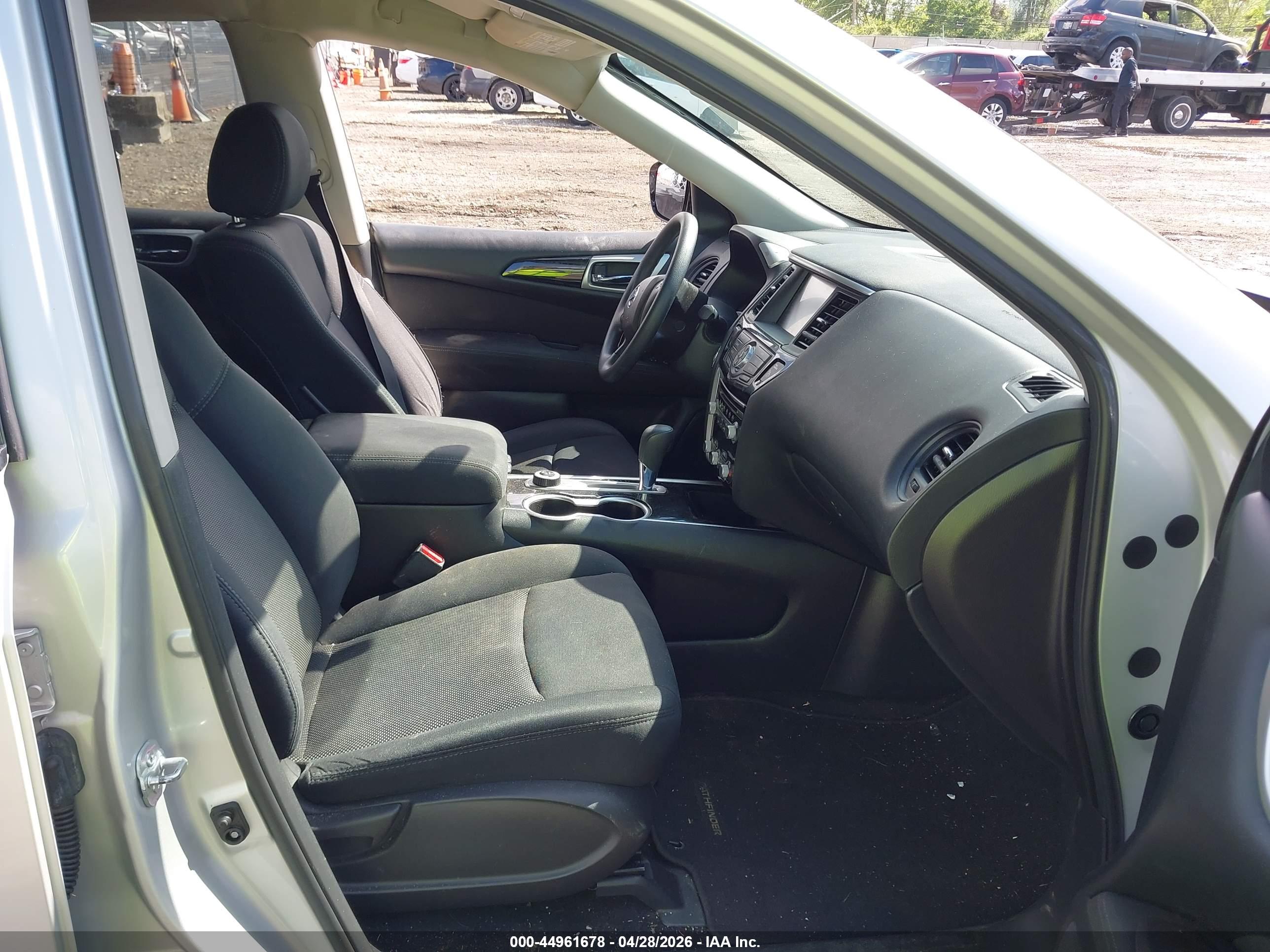 NISSAN PATHFINDER image 5