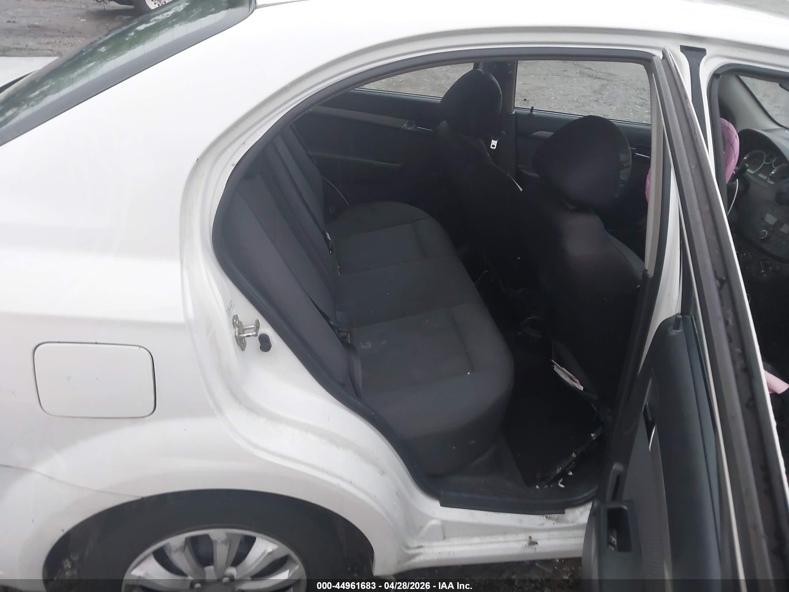 CHEVROLET AVEO image 8