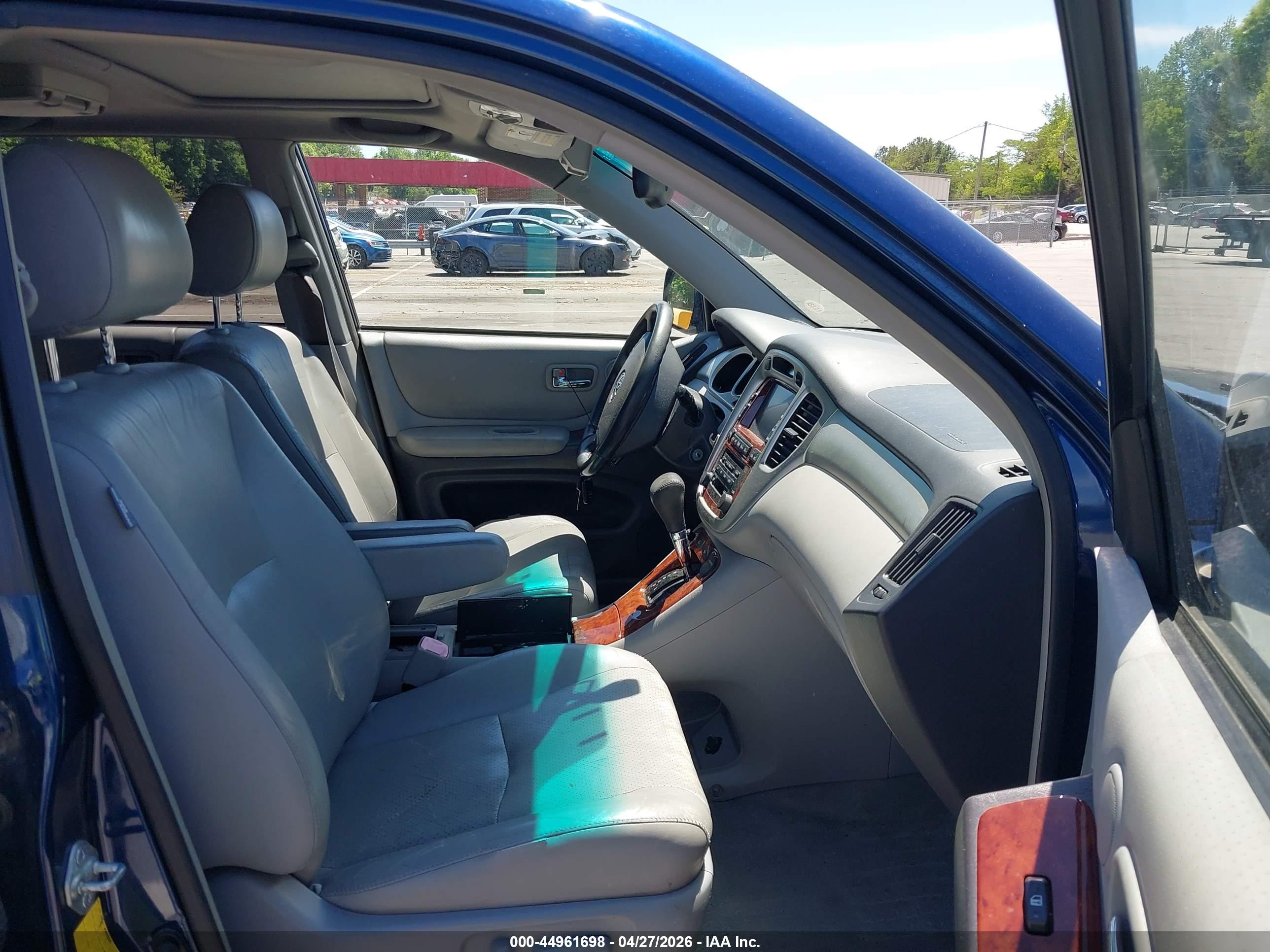 TOYOTA HIGHLANDER image 5