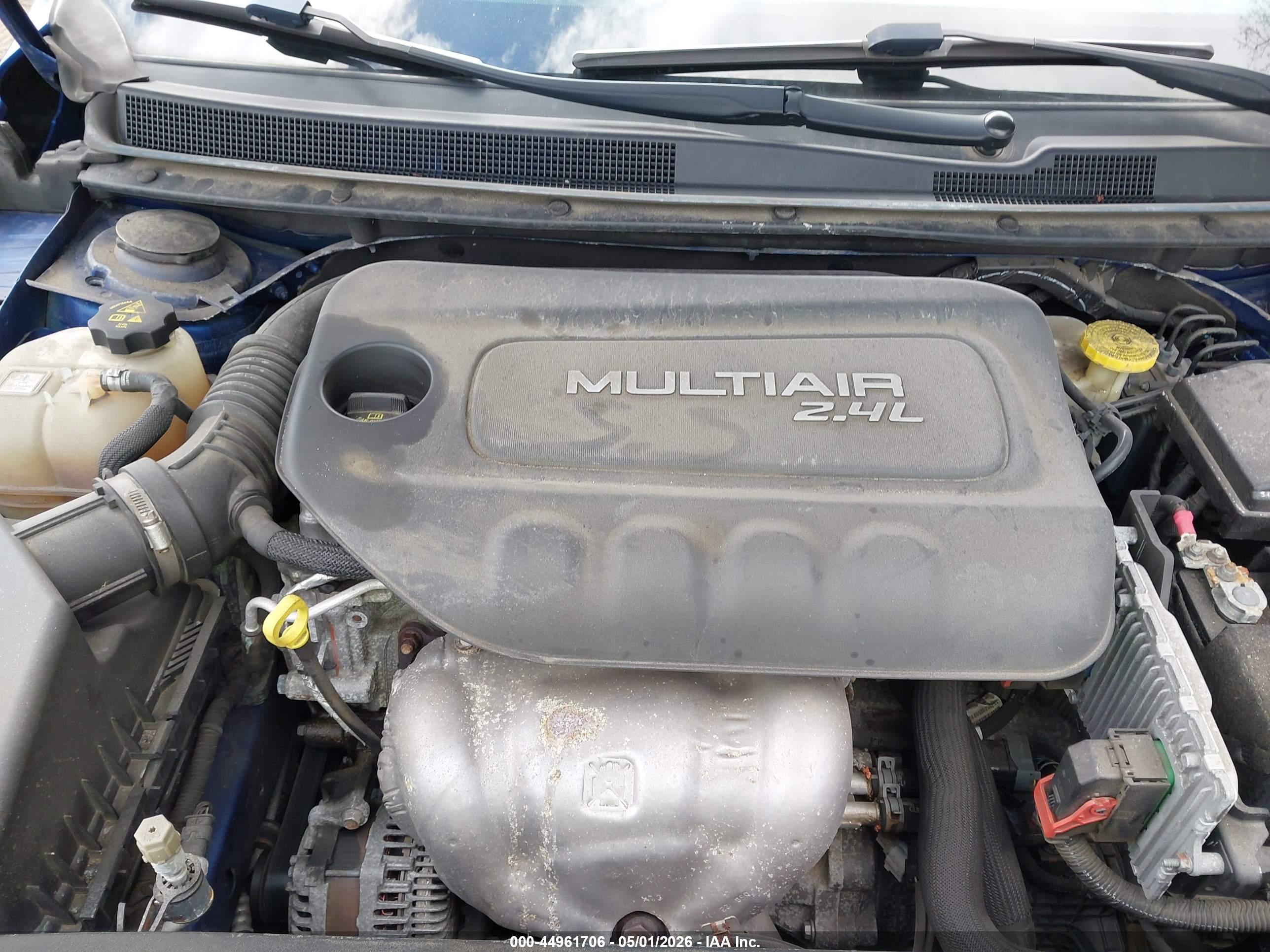 CHRYSLER 200 image 10