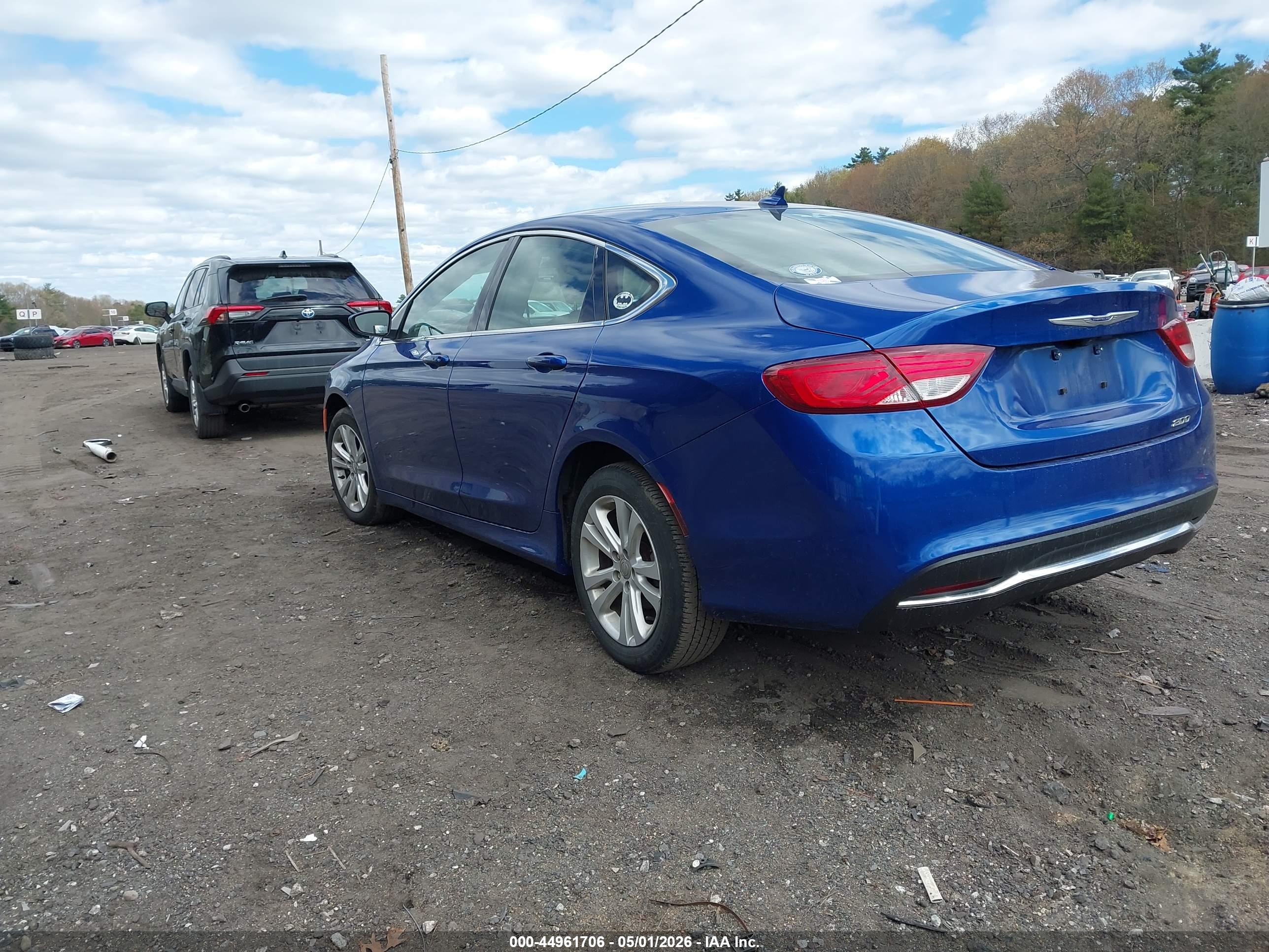 CHRYSLER 200 image 3