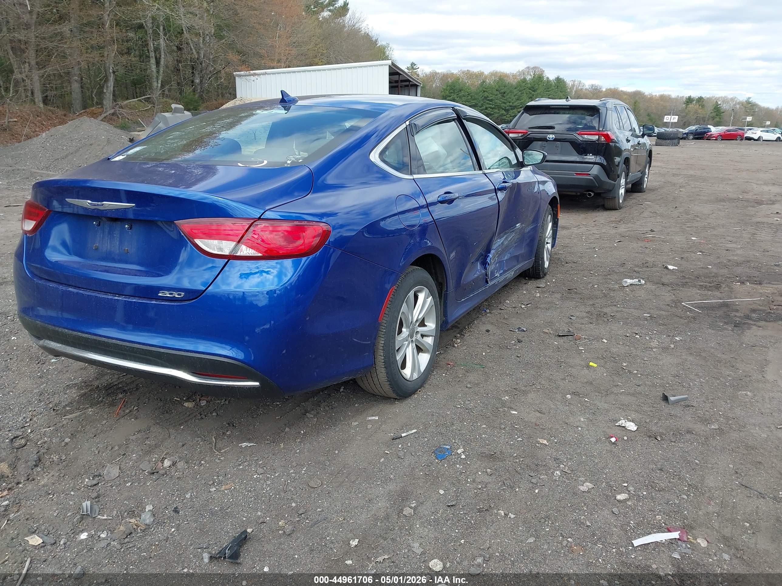 CHRYSLER 200 image 4