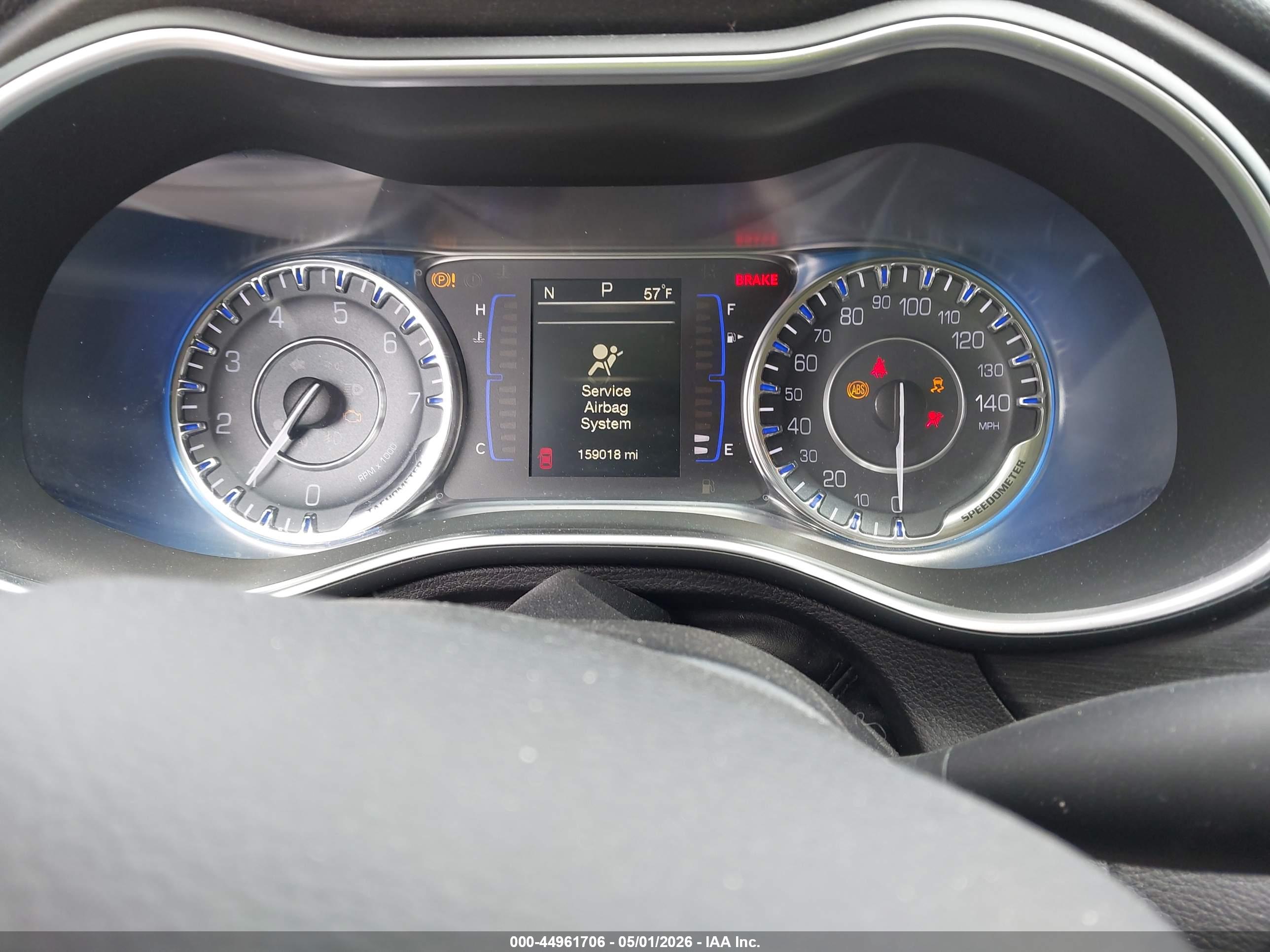CHRYSLER 200 image 7