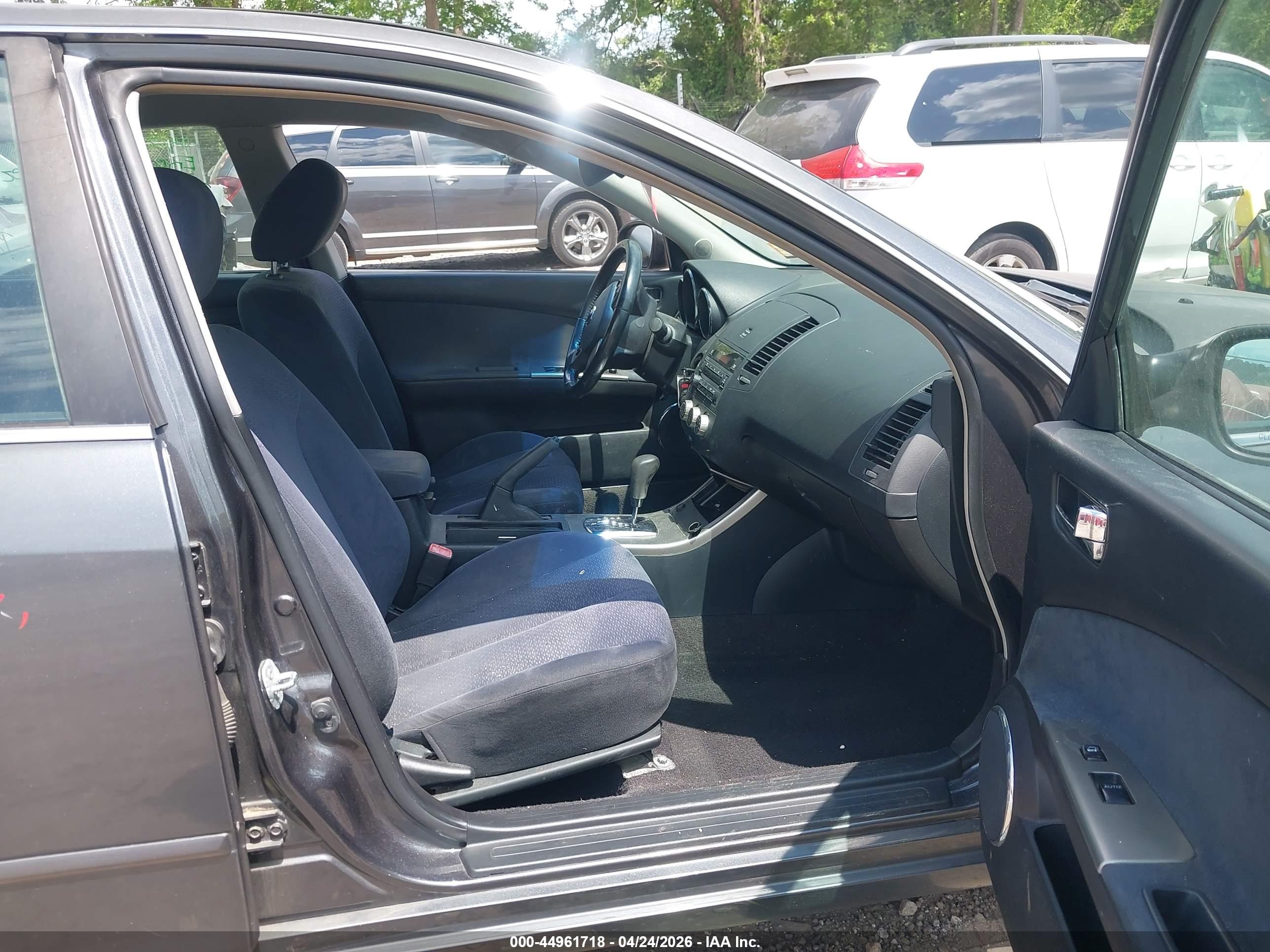 NISSAN ALTIMA image 5